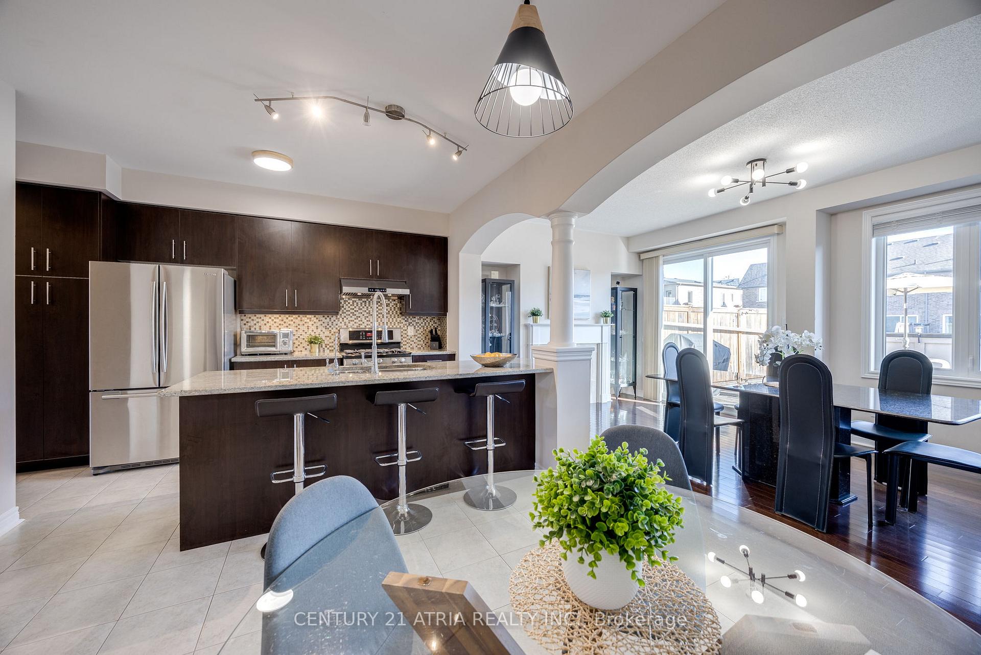 Photo 2 of 25 Earnshaw Drive, Markham, Victoria Square — HOMEH