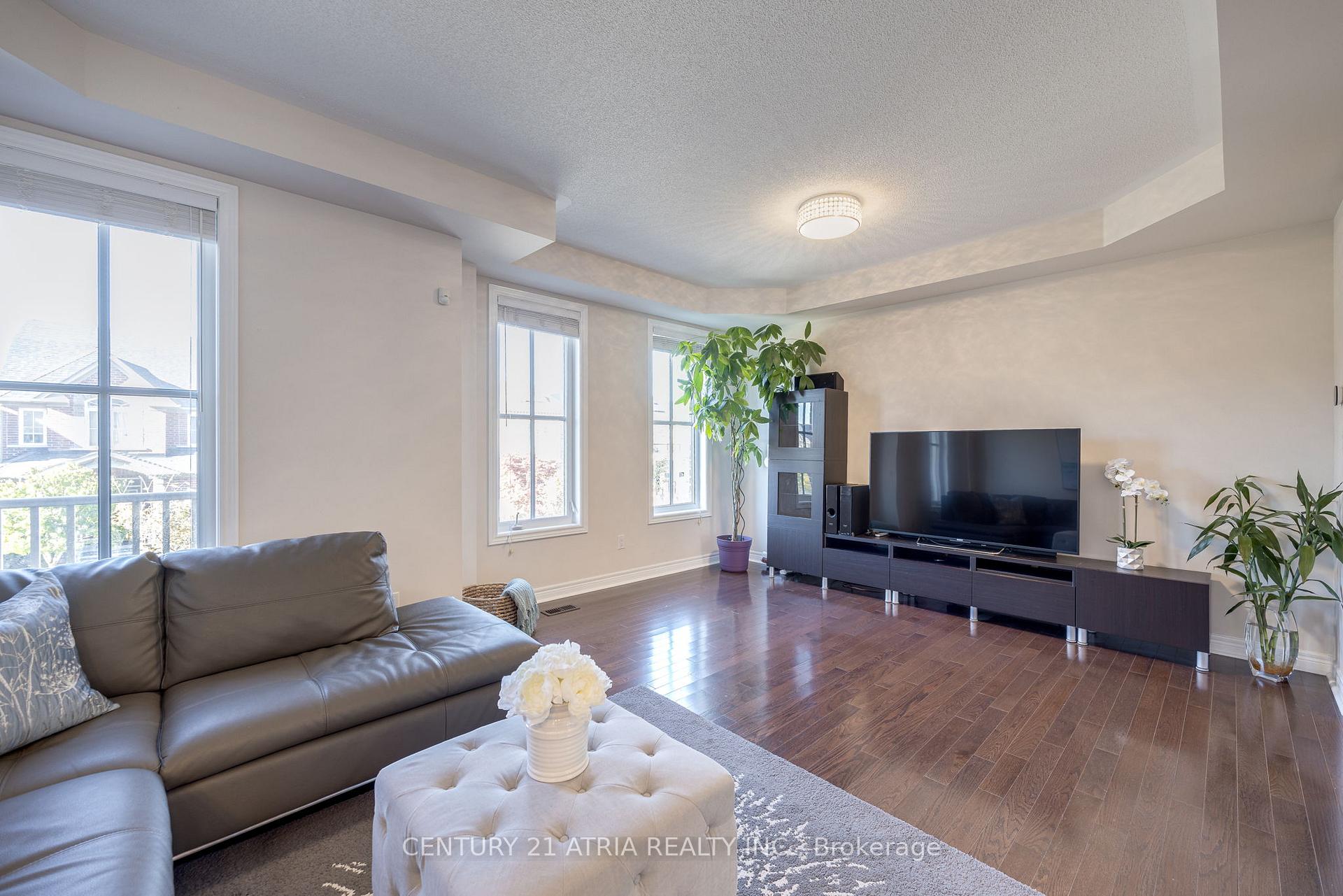 Photo 8 of 25 Earnshaw Drive, Markham, Victoria Square — HOMEH