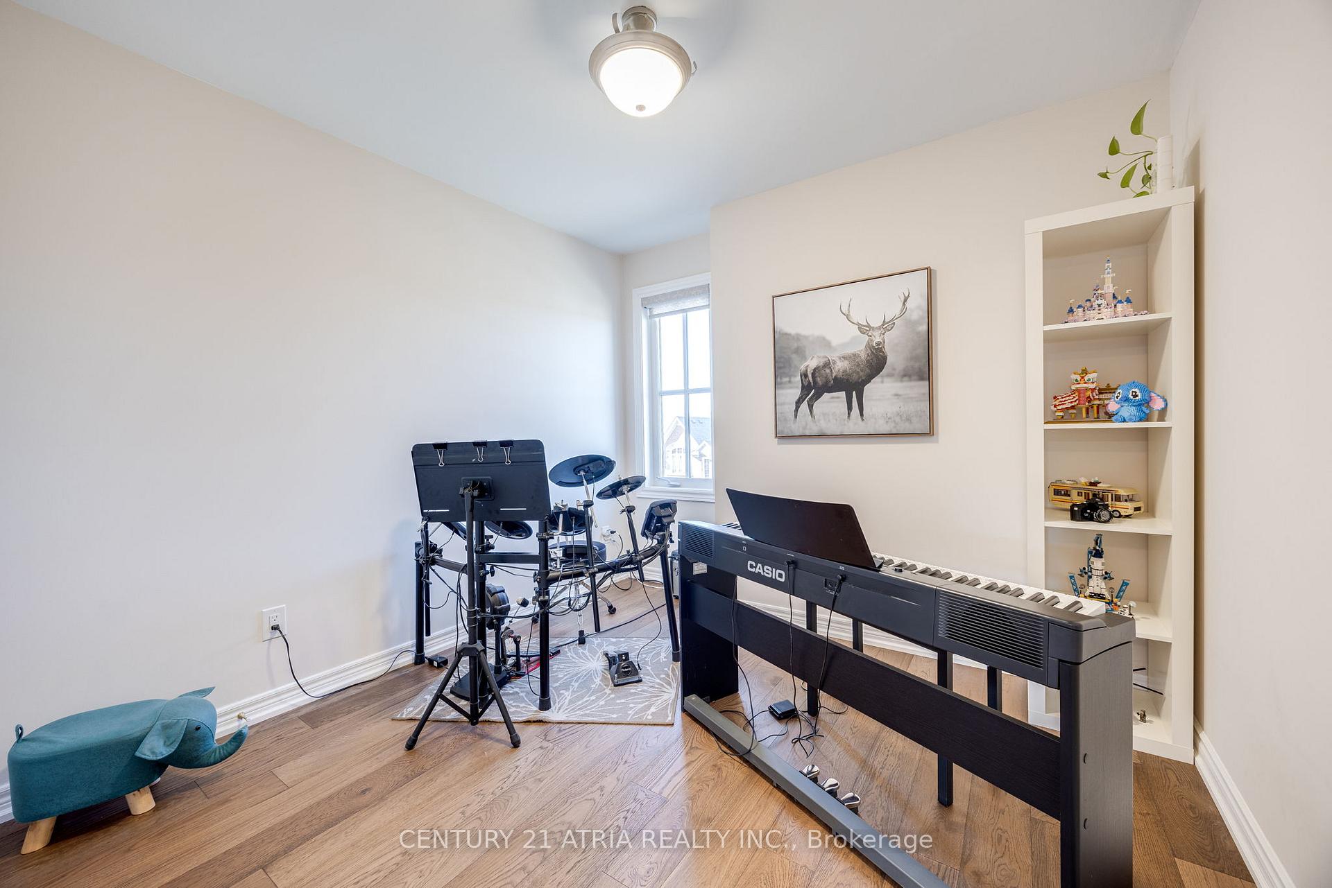 Photo 12 of 25 Earnshaw Drive, Markham, Victoria Square — HOMEH