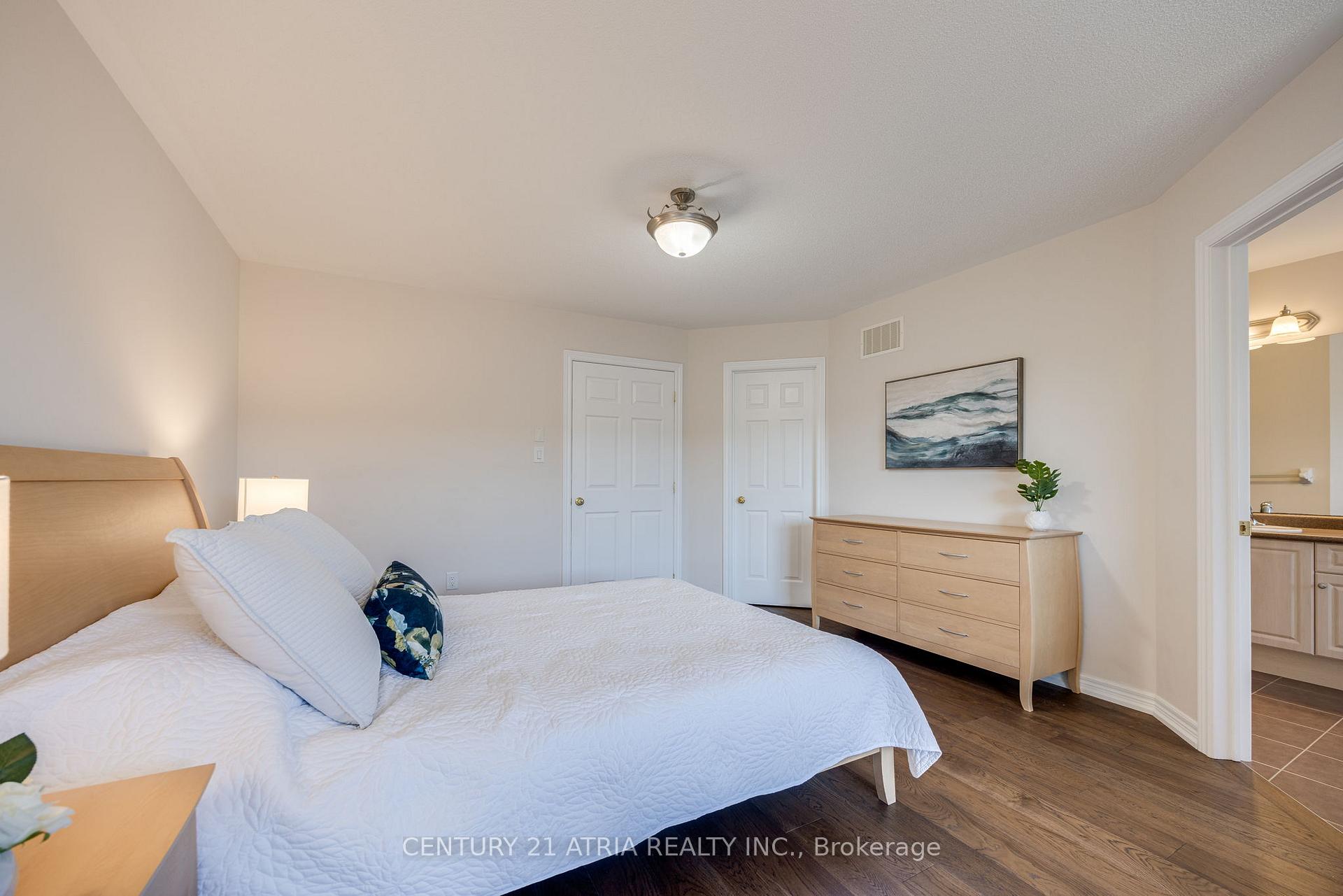 Photo 11 of 25 Earnshaw Drive, Markham, Victoria Square — HOMEH