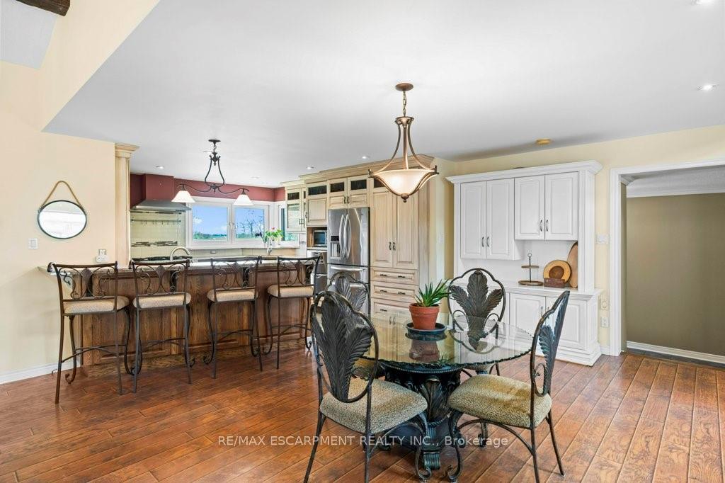 Photo 6 of 407 Third Road E, Hamilton, Stoney Creek Mountain — HOMEH