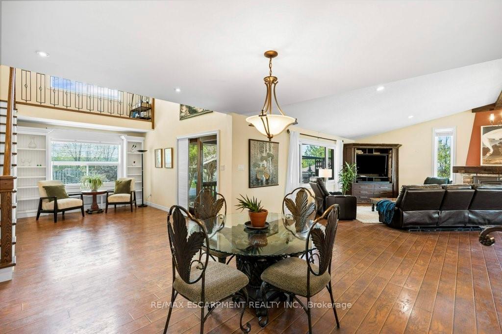 Photo 9 of 407 Third Road E, Hamilton, Stoney Creek Mountain — HOMEH