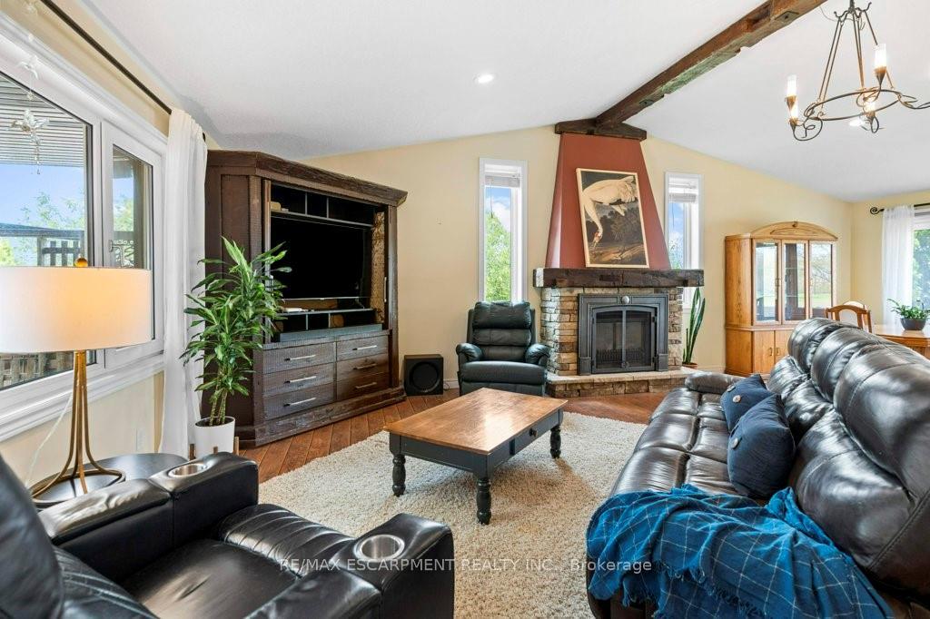 Photo 7 of 407 Third Road E, Hamilton, Stoney Creek Mountain — HOMEH