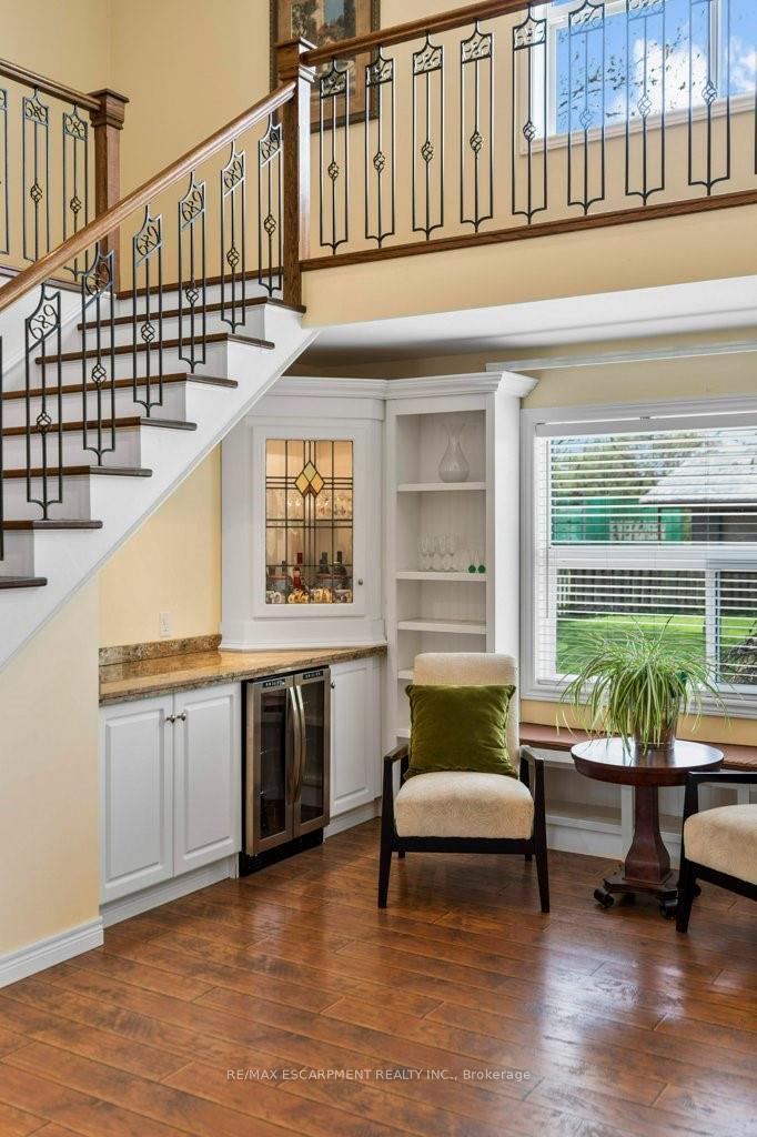 Photo 11 of 407 Third Road E, Hamilton, Stoney Creek Mountain — HOMEH