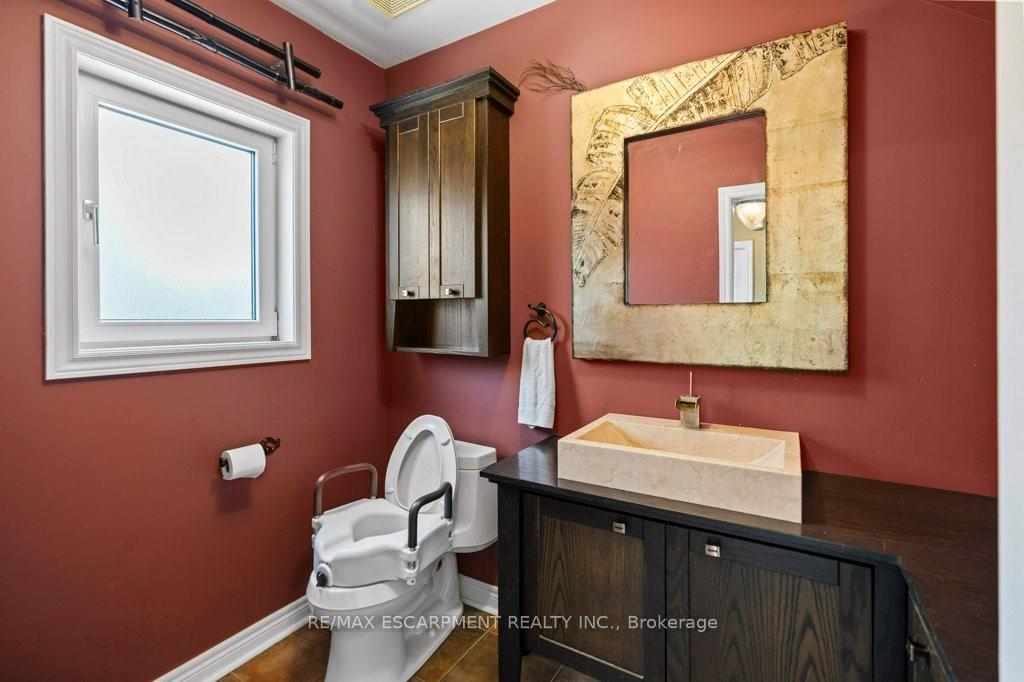 Photo 16 of 407 Third Road E, Hamilton, Stoney Creek Mountain — HOMEH