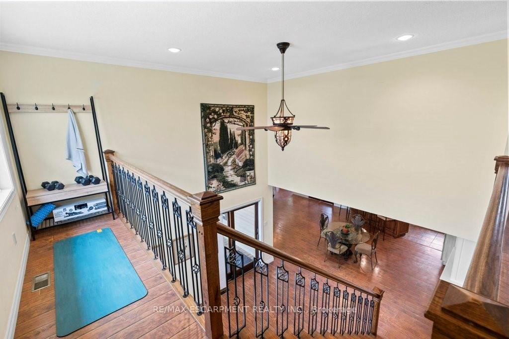 Photo 18 of 407 Third Road E, Hamilton, Stoney Creek Mountain — HOMEH