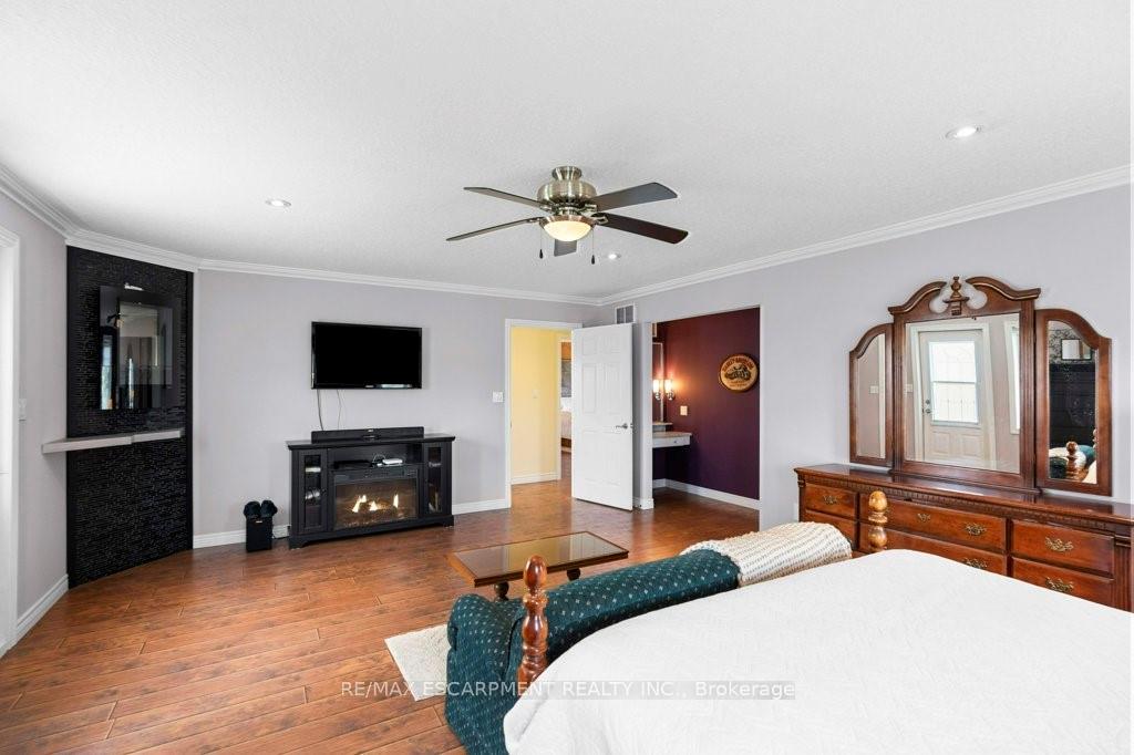 Photo 19 of 407 Third Road E, Hamilton, Stoney Creek Mountain — HOMEH