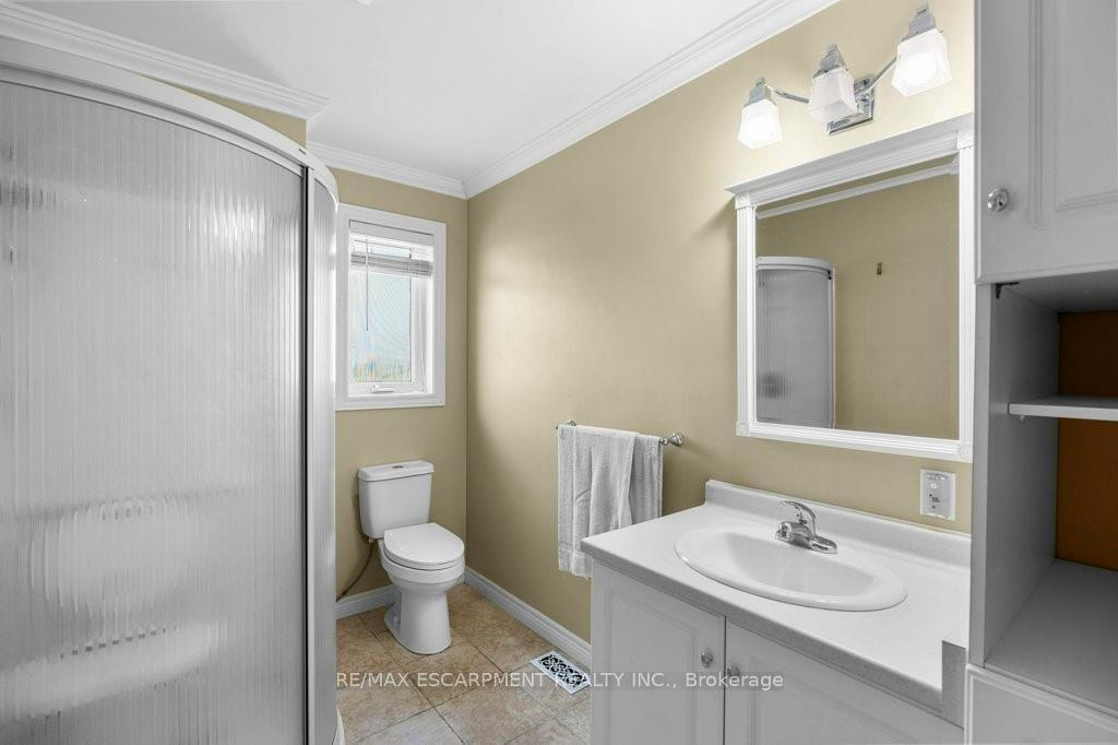 Photo 38 of 407 Third Road E, Hamilton, Stoney Creek Mountain — HOMEH