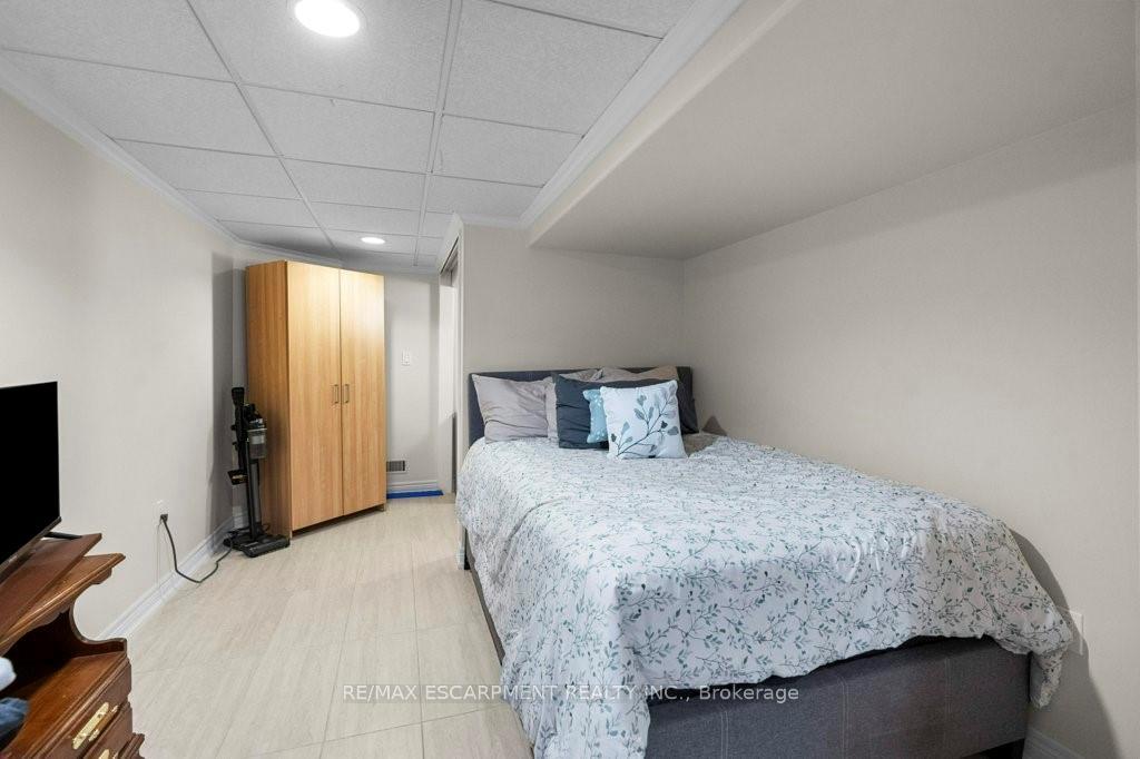 Photo 43 of 407 Third Road E, Hamilton, Stoney Creek Mountain — HOMEH