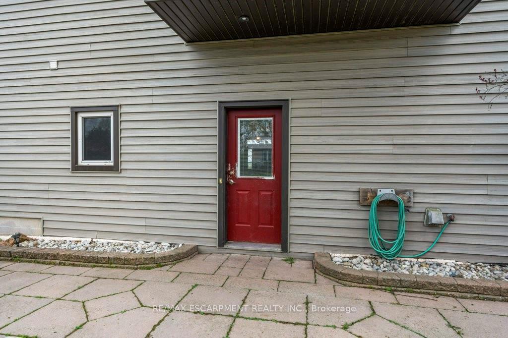 Photo 32 of 407 Third Road E, Hamilton, Stoney Creek Mountain — HOMEH