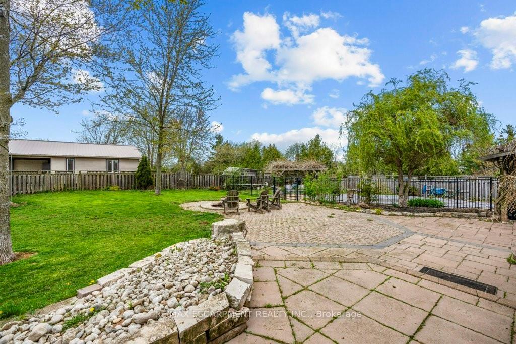 Photo 27 of 407 Third Road E, Hamilton, Stoney Creek Mountain — HOMEH