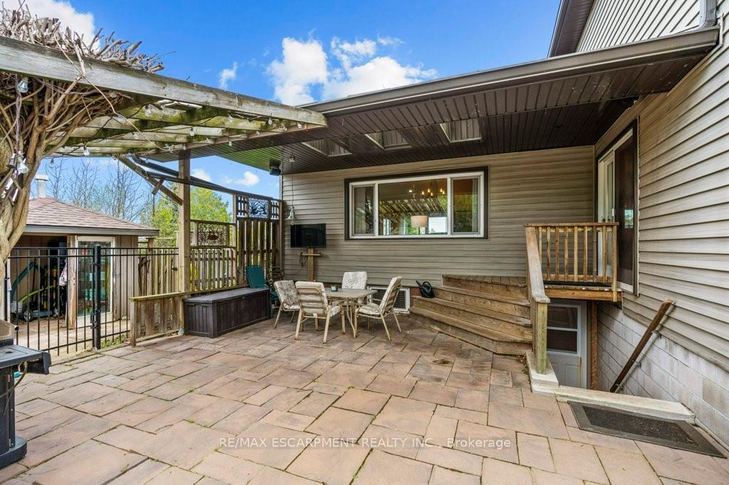 Photo 31 of 407 Third Road E, Hamilton, Stoney Creek Mountain — HOMEH