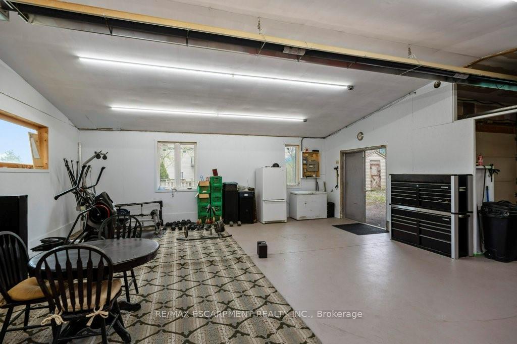 Photo 34 of 407 Third Road E, Hamilton, Stoney Creek Mountain — HOMEH