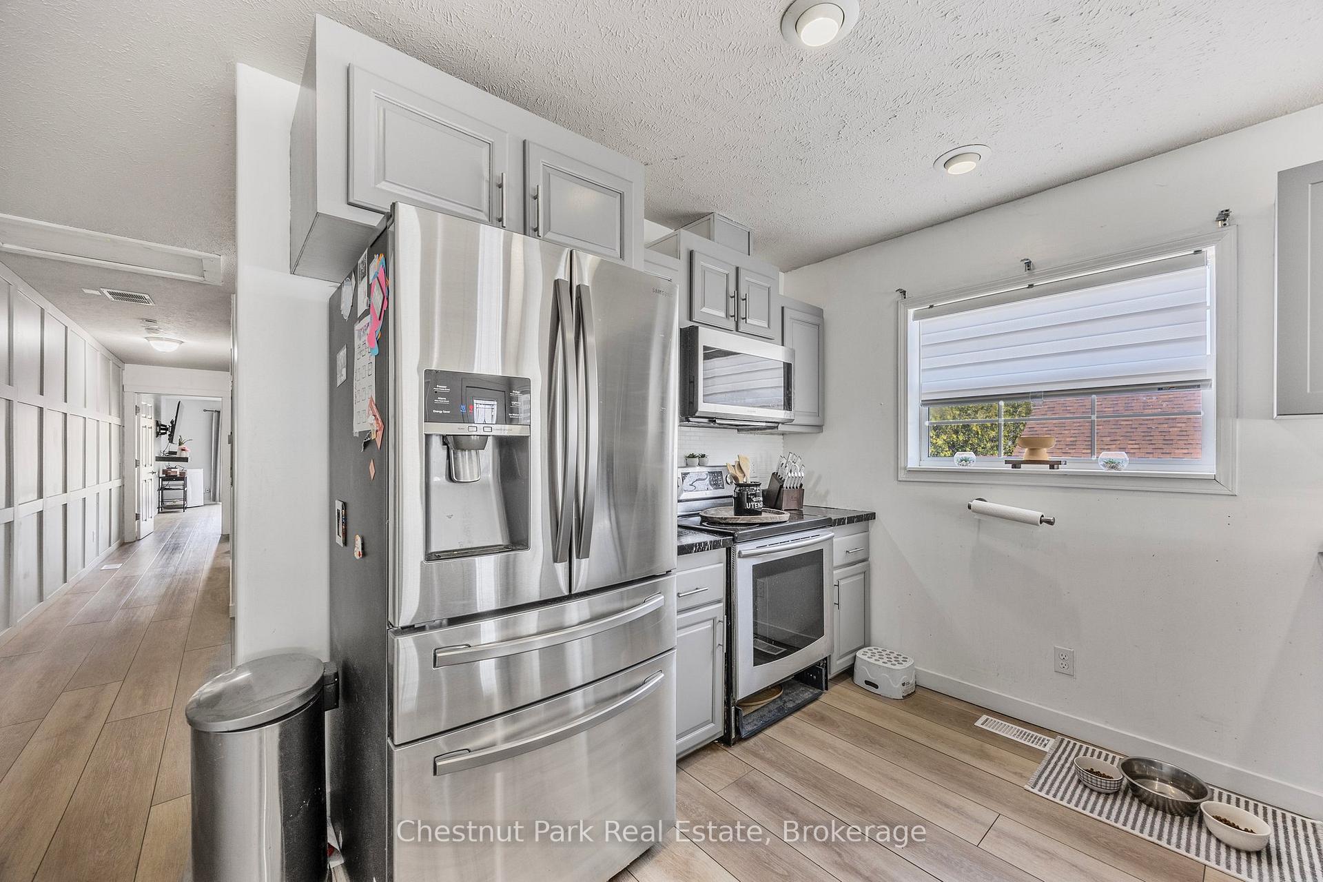Photo 2 of 128 Spruce Street, Collingwood — HOMEH