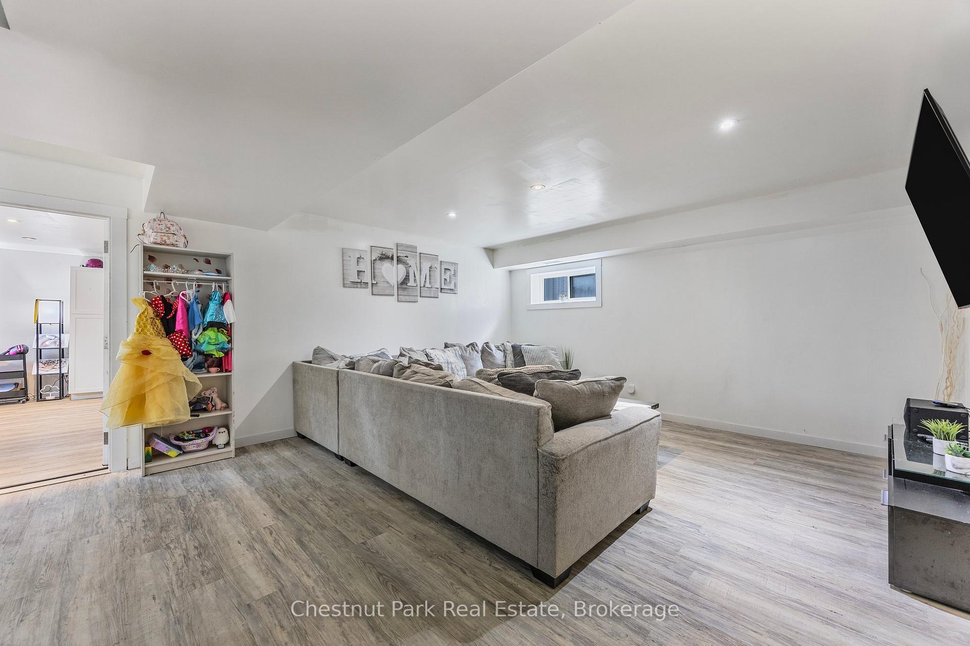 Photo 23 of 128 Spruce Street, Collingwood — HOMEH