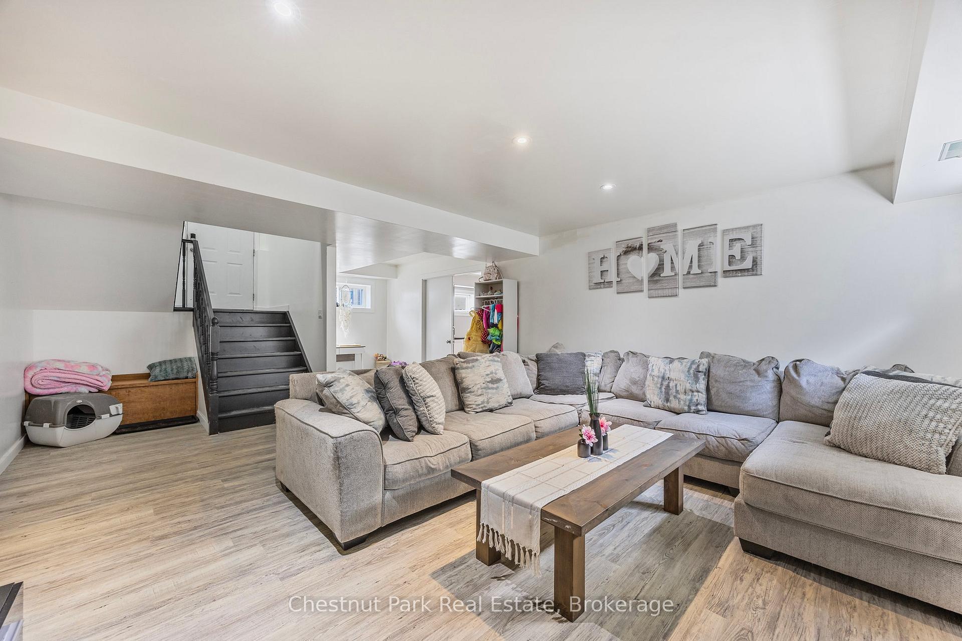 Photo 13 of 128 Spruce Street, Collingwood — HOMEH
