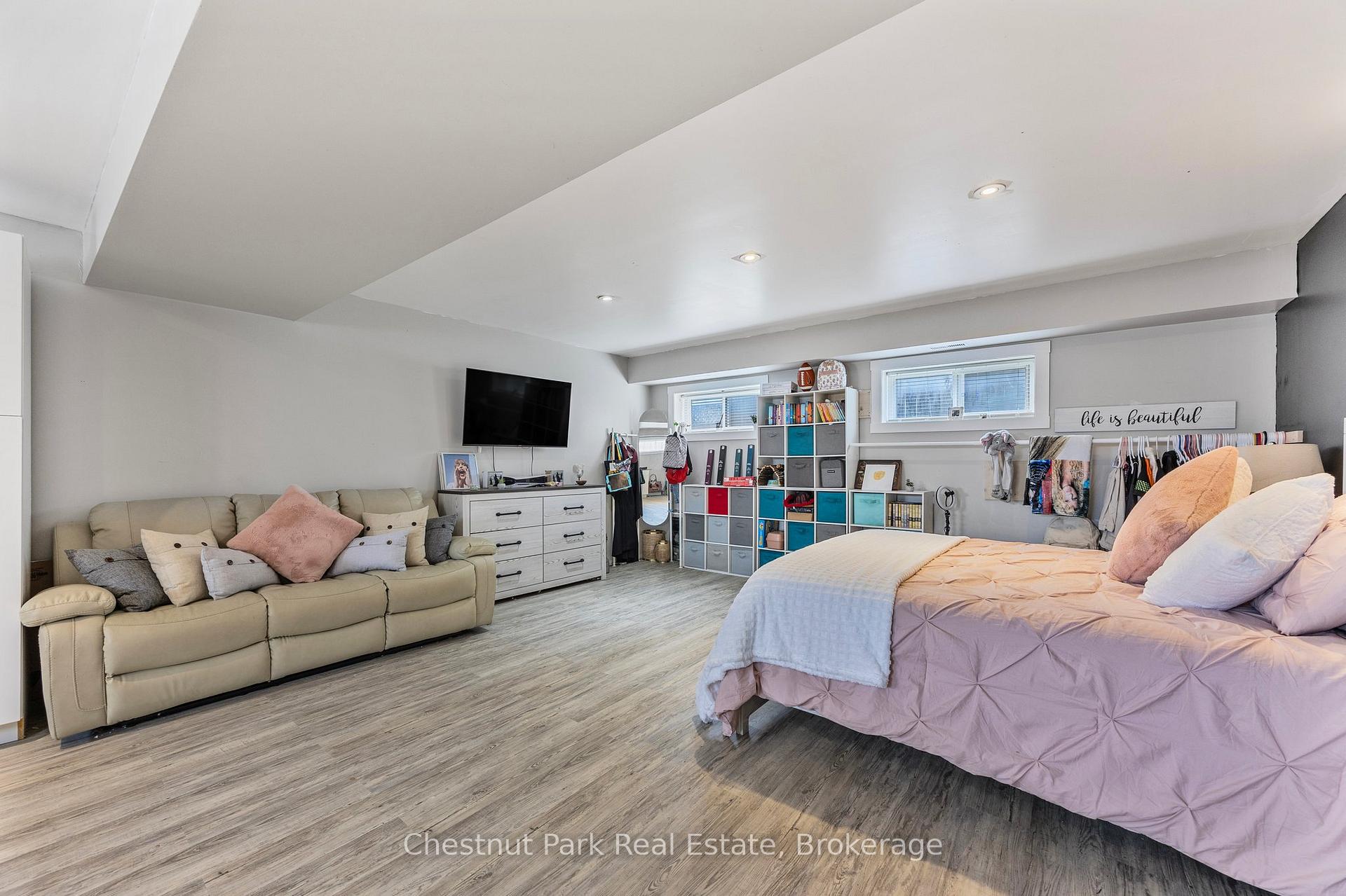 Photo 17 of 128 Spruce Street, Collingwood — HOMEH