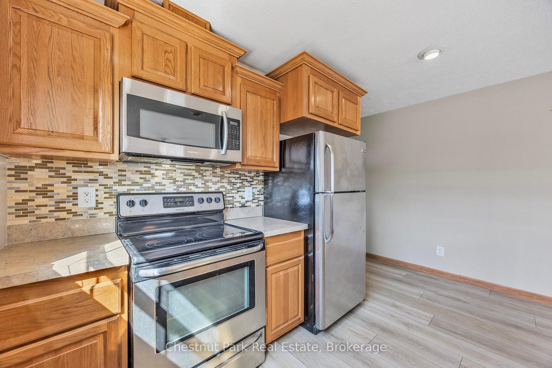 Photo 47 of 128 Spruce Street, Collingwood — HOMEH