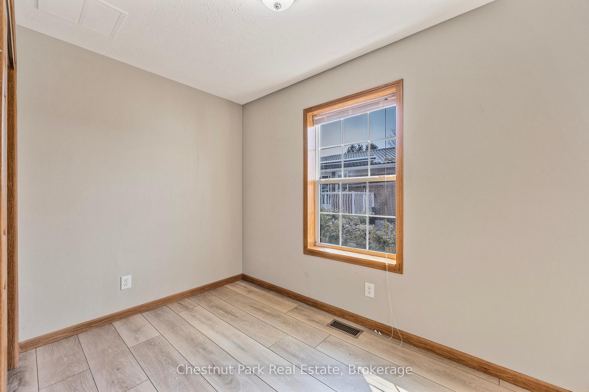 Photo 38 of 128 Spruce Street, Collingwood — HOMEH
