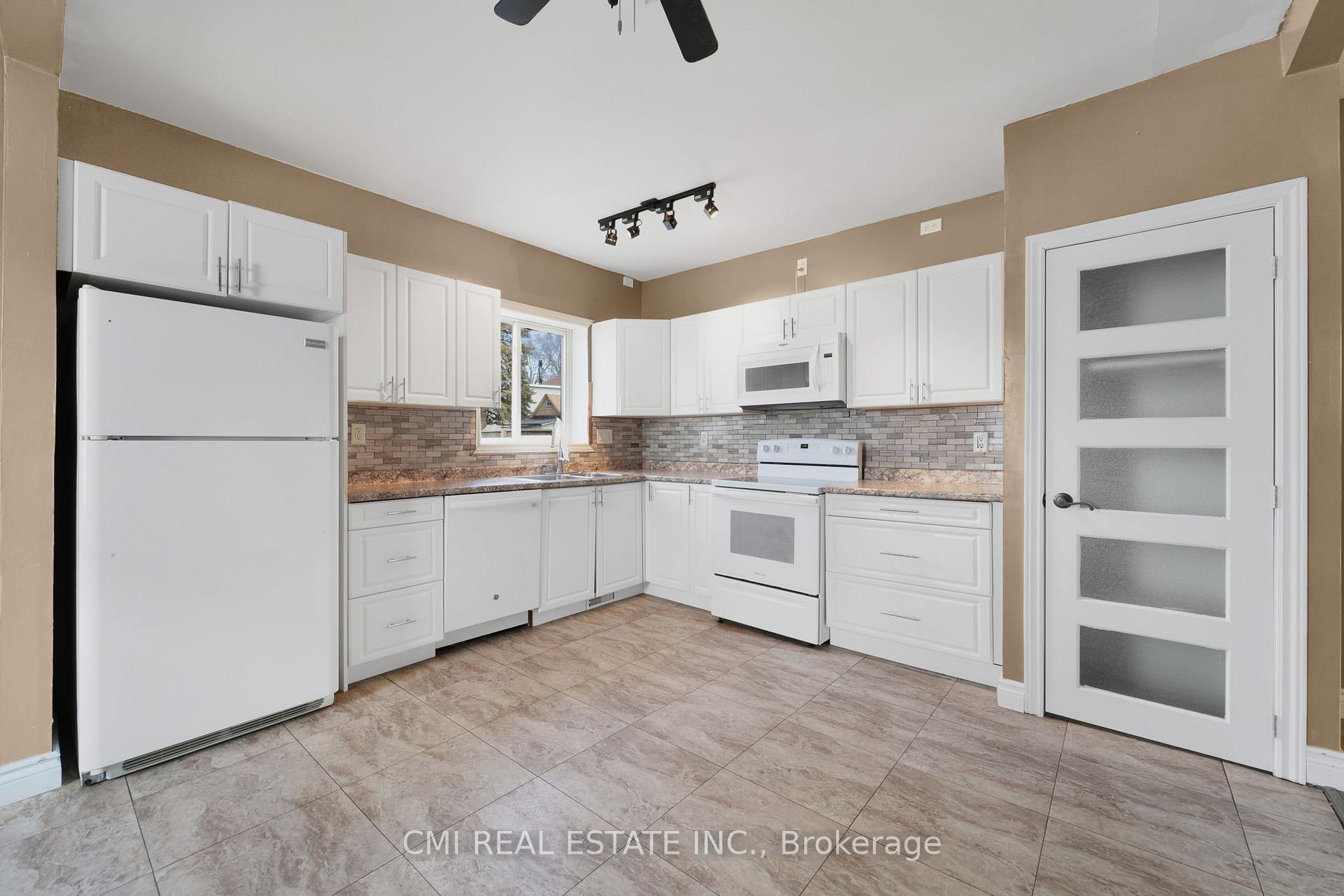 Photo 13 of 429 Fifth Street E, Cornwall — HOMEH