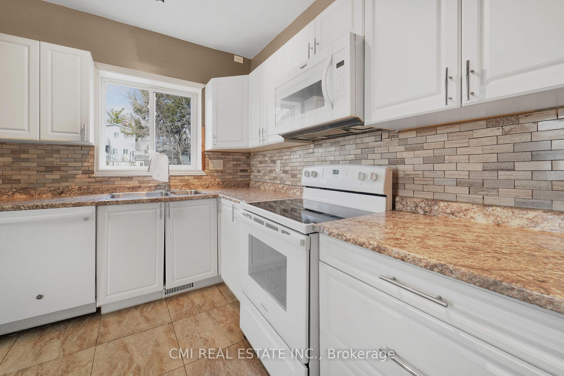 Photo 15 of 429 Fifth Street E, Cornwall — HOMEH
