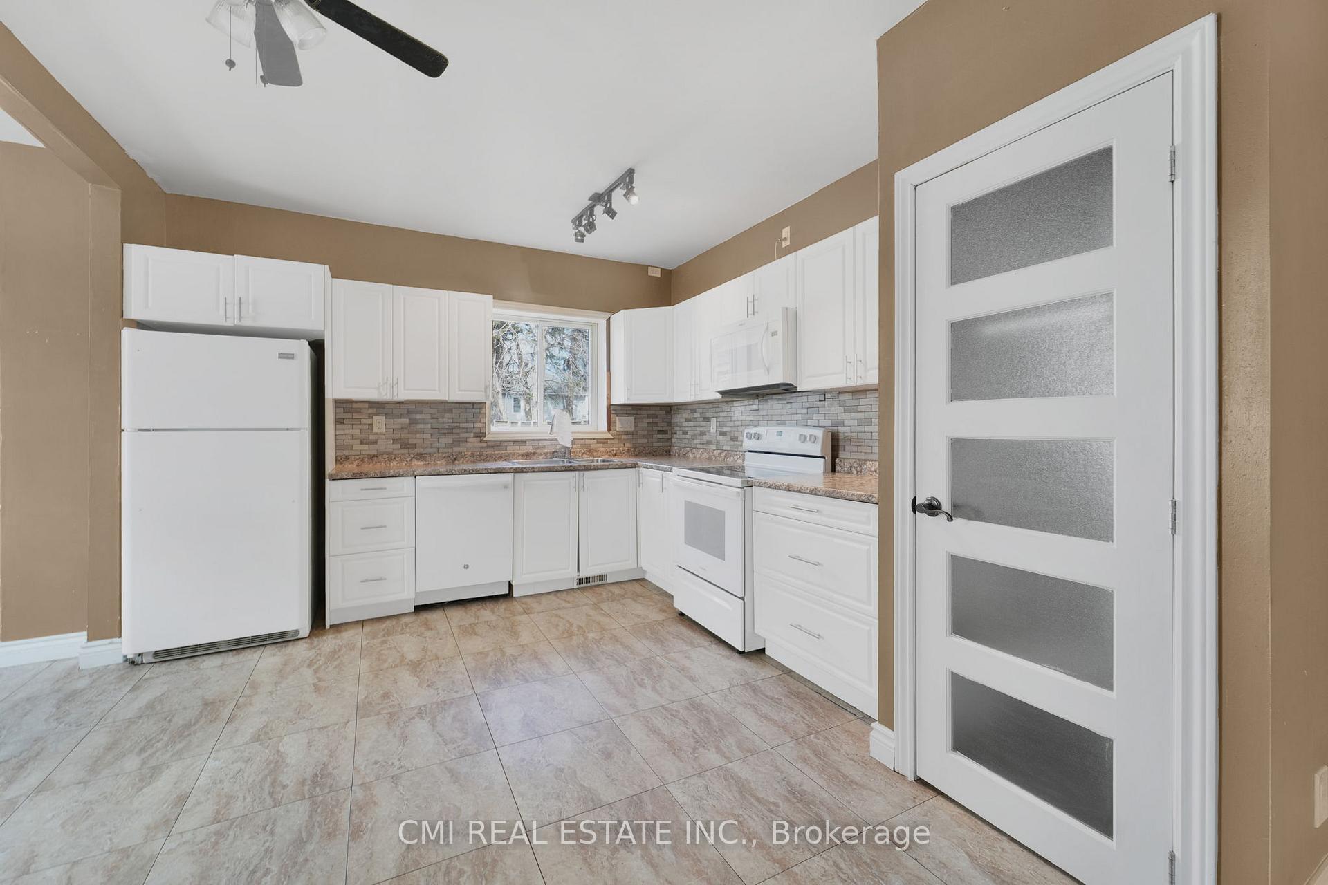 Photo 16 of 429 Fifth Street E, Cornwall — HOMEH