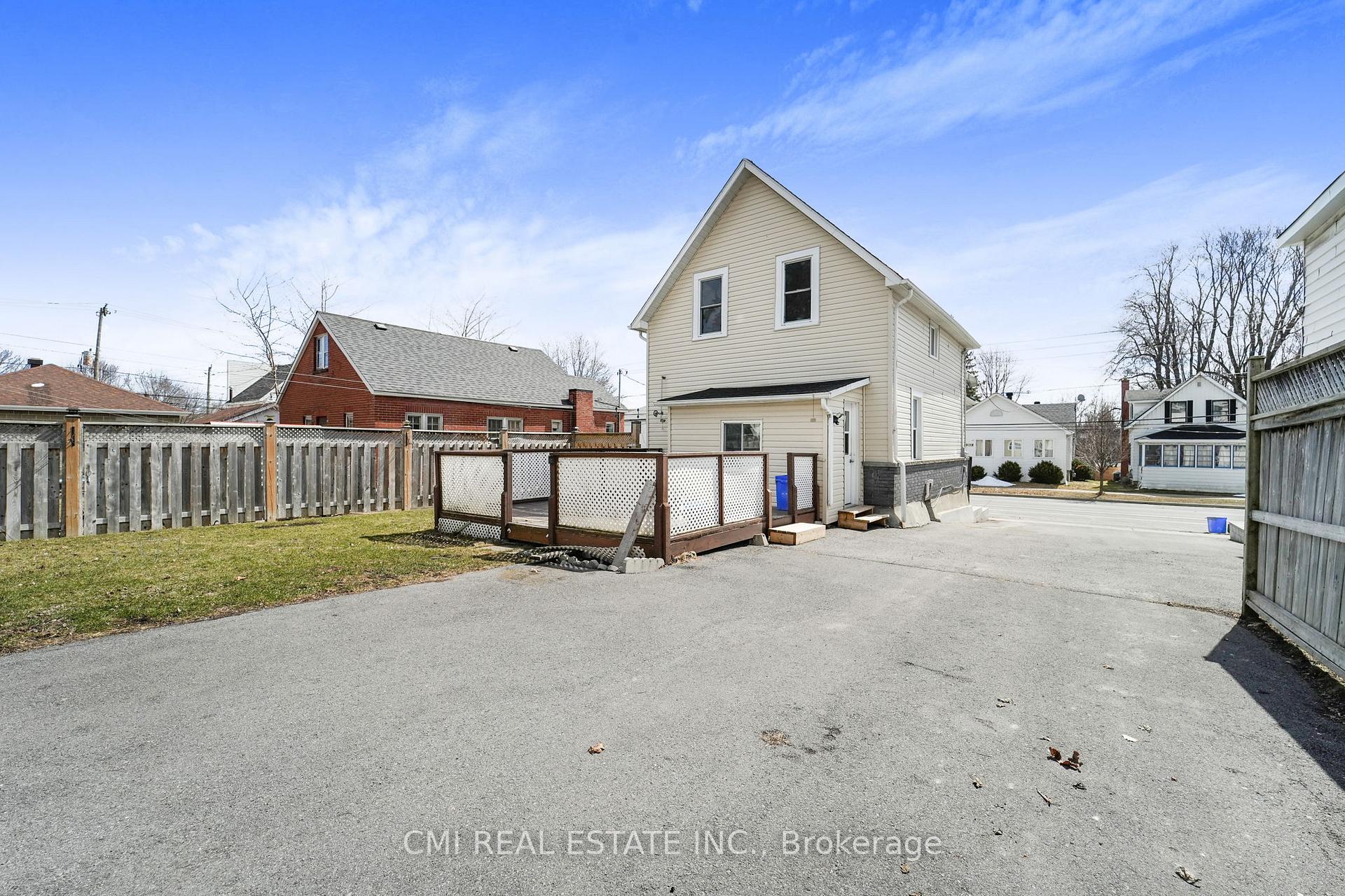 Photo 34 of 429 Fifth Street E, Cornwall — HOMEH
