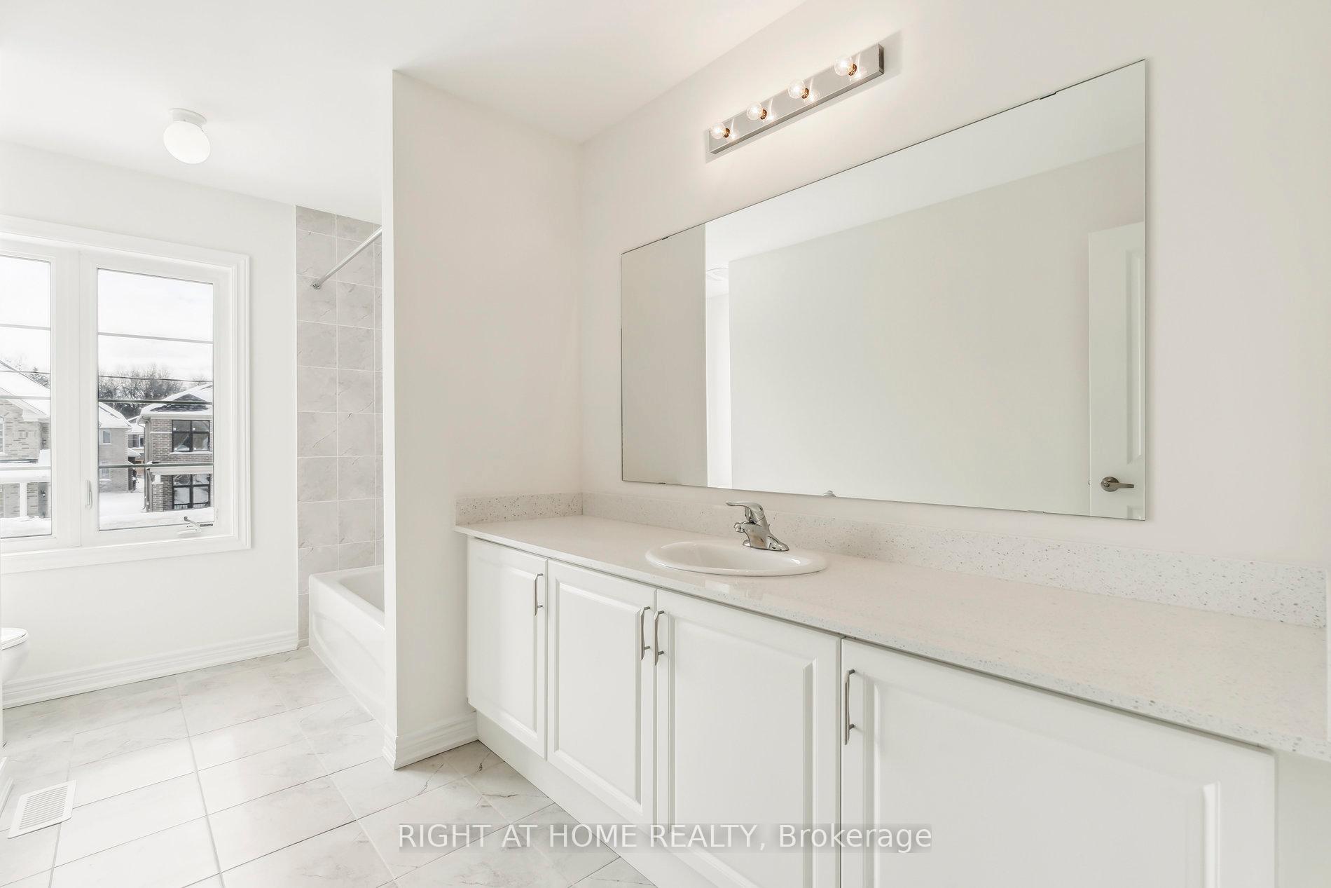 Photo 25 of 1286 Davis Loop, Innisfil, Lefroy — HOMEH