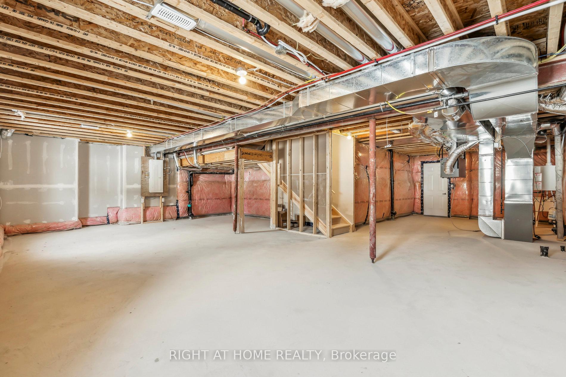 Photo 23 of 1286 Davis Loop, Innisfil, Lefroy — HOMEH