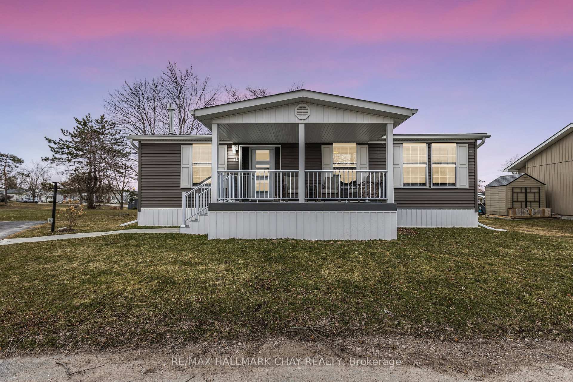 Front of 16 Comforts Cove