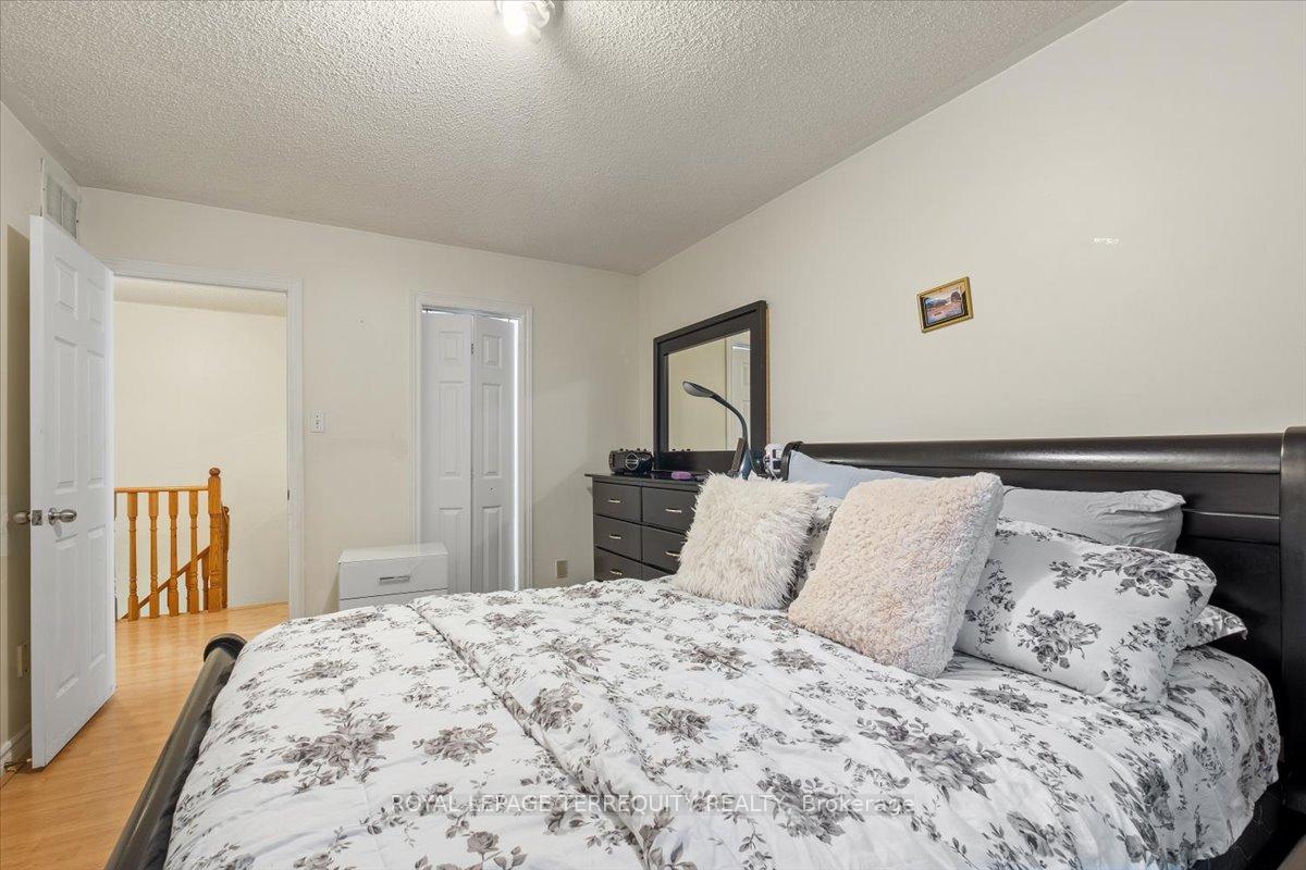 Photo 16 of 69 Shady Pine Circle, Brampton, Sandringham-Wellington — HOMEH