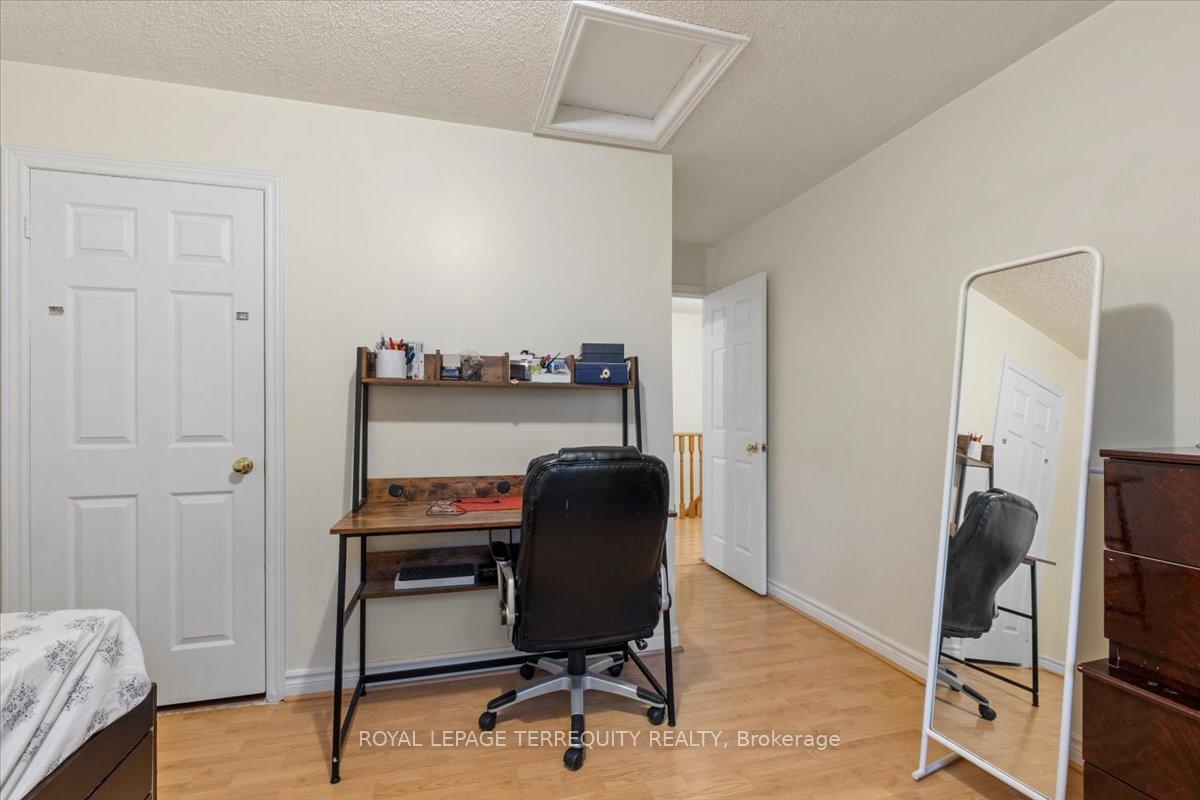 Photo 15 of 69 Shady Pine Circle, Brampton, Sandringham-Wellington — HOMEH