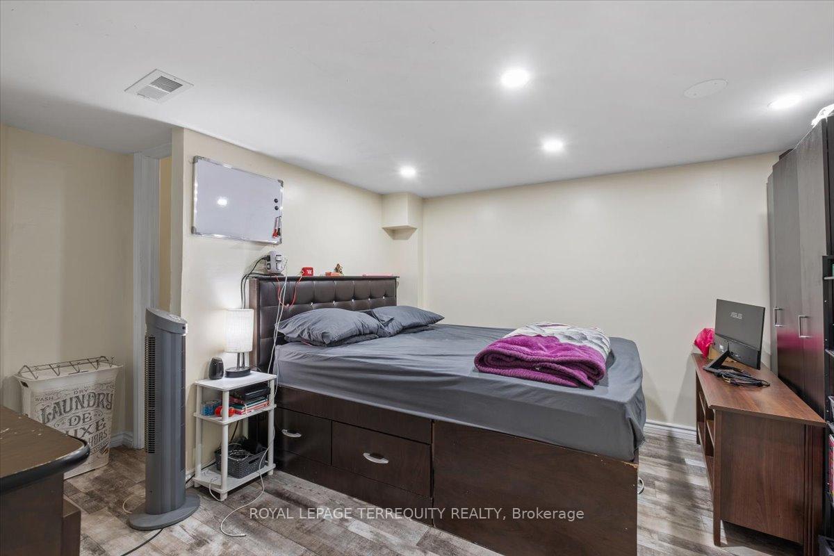 Photo 29 of 69 Shady Pine Circle, Brampton, Sandringham-Wellington — HOMEH