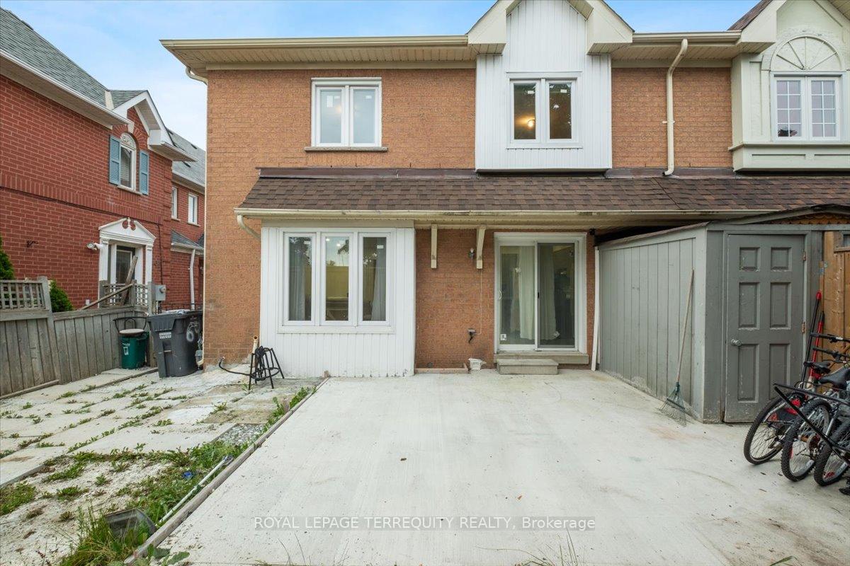 Photo 27 of 69 Shady Pine Circle, Brampton, Sandringham-Wellington — HOMEH