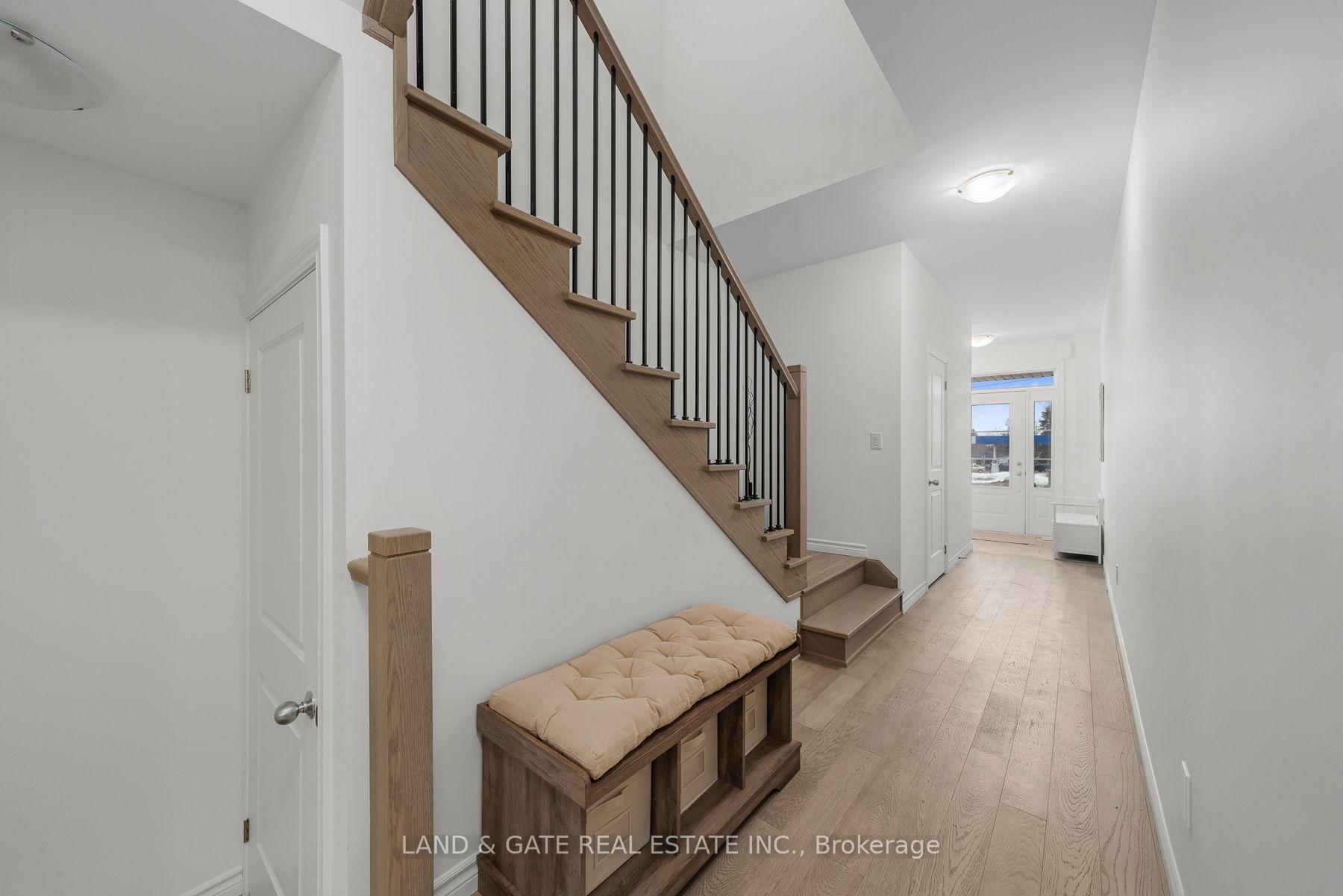 Photo 3 of 102 Shand Lane, Scugog, Port Perry — HOMEH