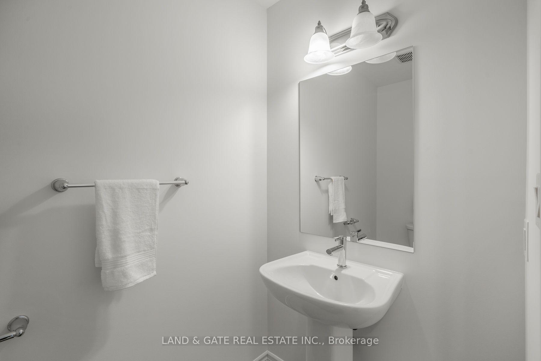 Photo 10 of 102 Shand Lane, Scugog, Port Perry — HOMEH