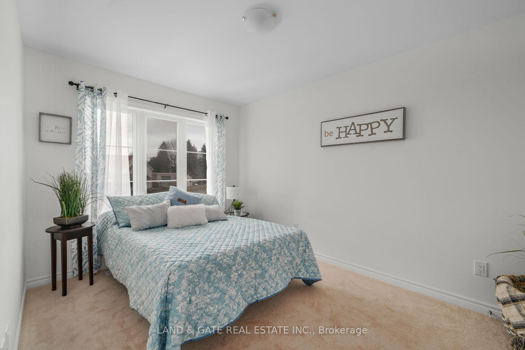 Photo 15 of 102 Shand Lane, Scugog, Port Perry — HOMEH
