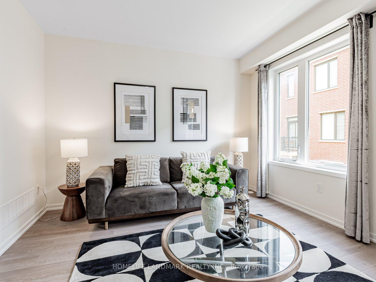 Photo 5 of 25 Origin Way, Vaughan, Patterson — HOMEH