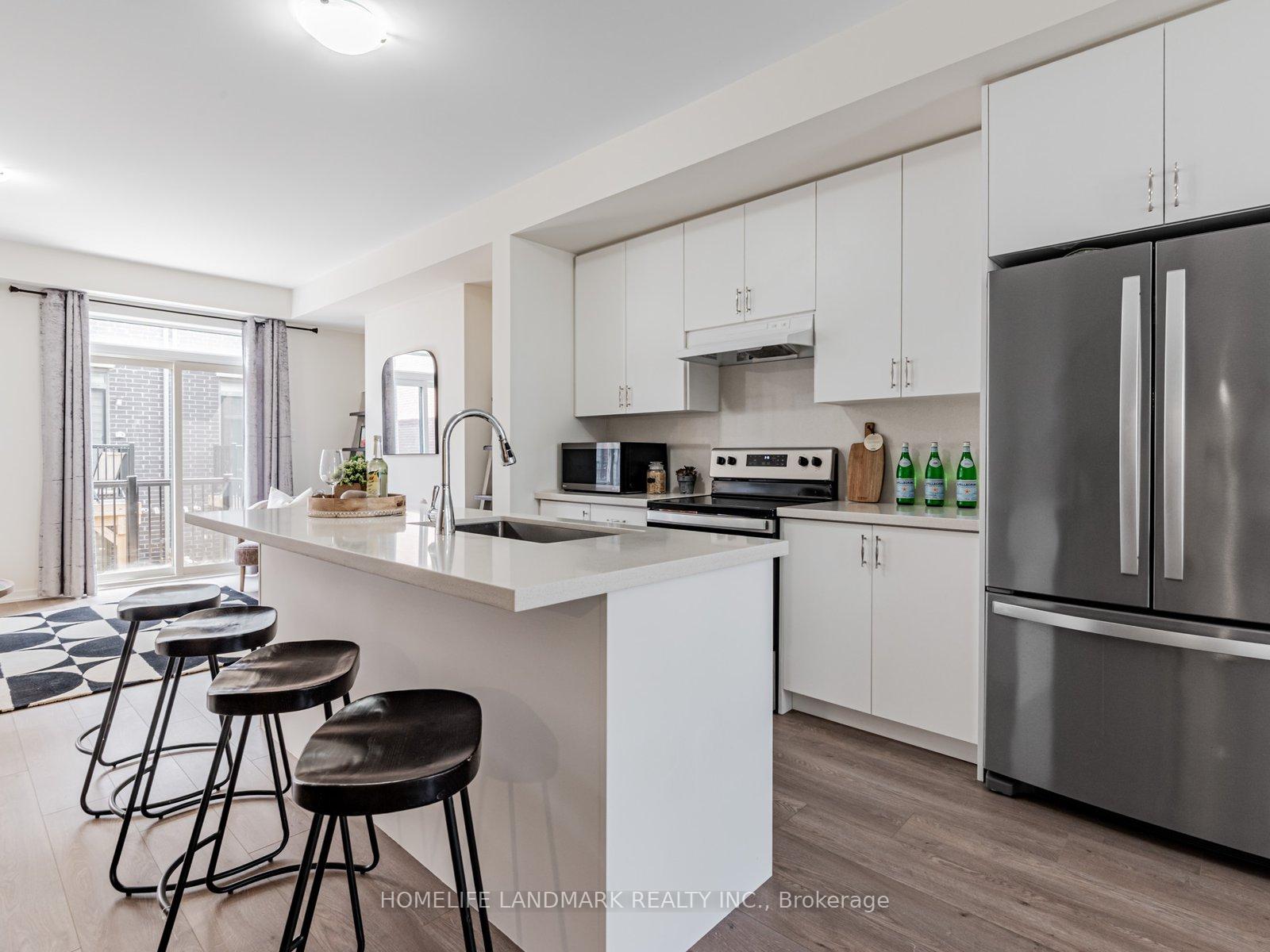 Photo 4 of 25 Origin Way, Vaughan, Patterson — HOMEH