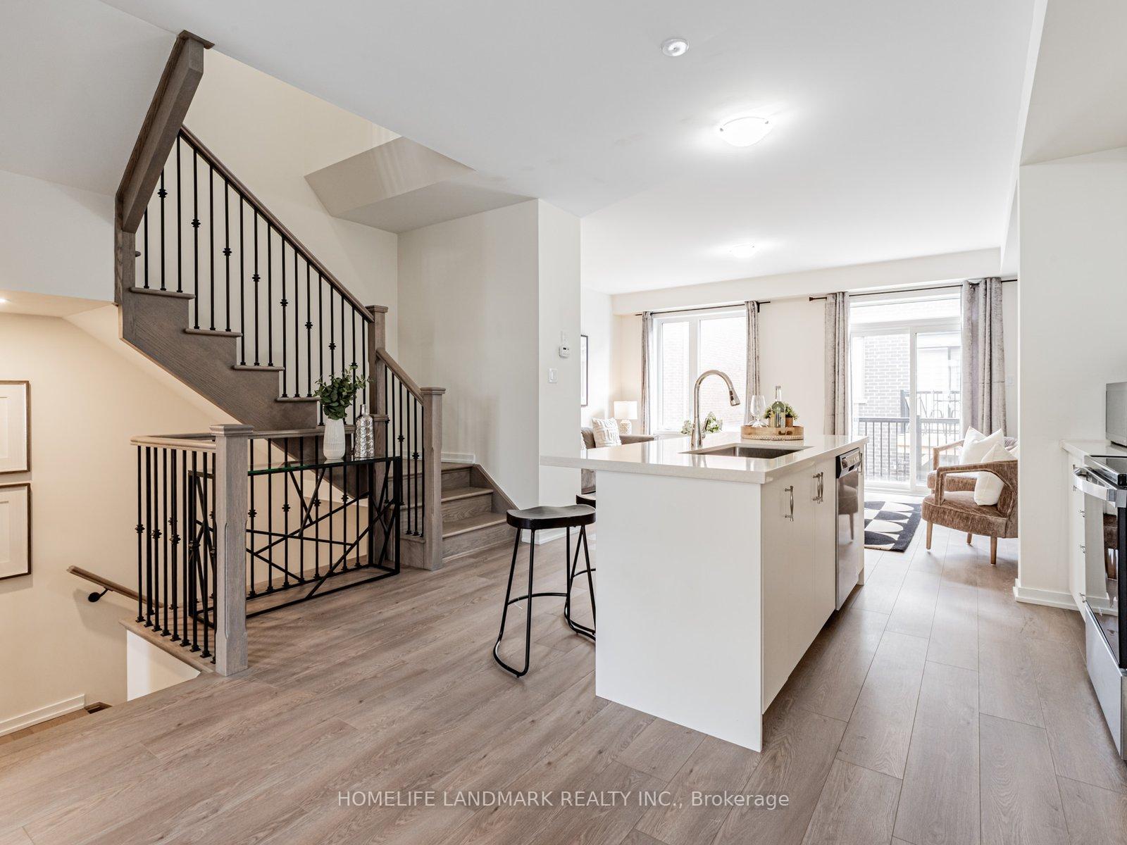 Photo 6 of 25 Origin Way, Vaughan, Patterson — HOMEH