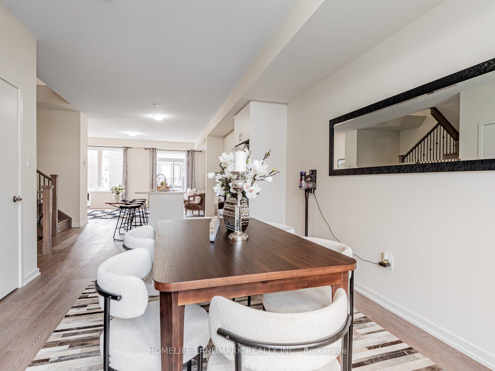 Photo 23 of 25 Origin Way, Vaughan, Patterson — HOMEH