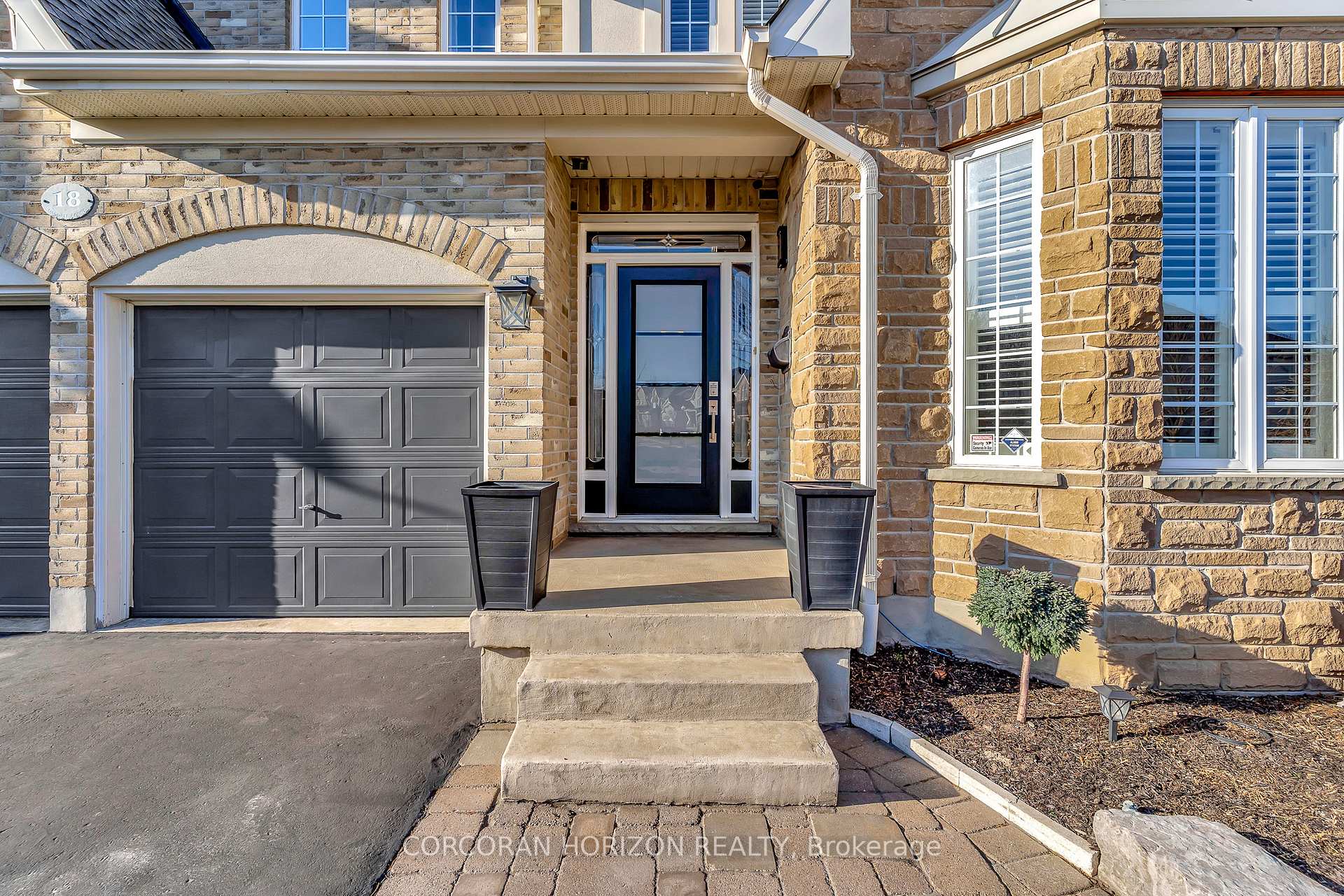 Photo 29 of 18 Oakdale Court, Kitchener — HOMEH