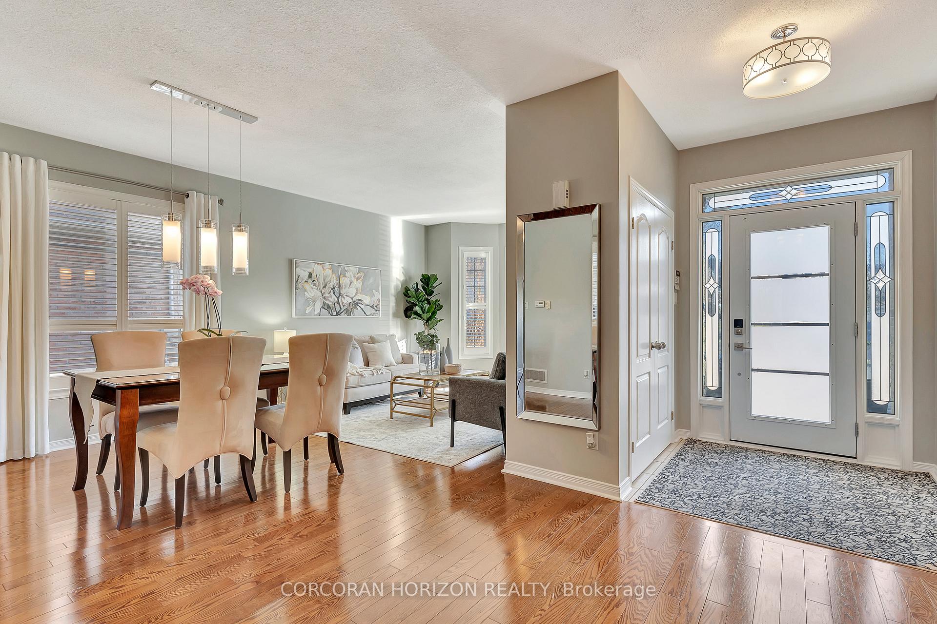 Photo 2 of 18 Oakdale Court, Kitchener — HOMEH