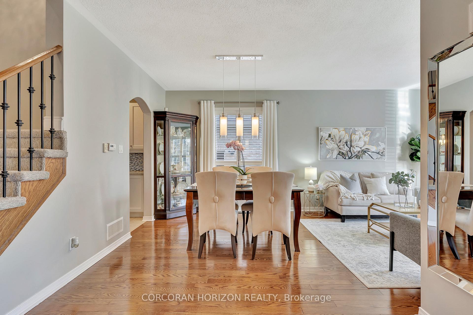 Photo 7 of 18 Oakdale Court, Kitchener — HOMEH