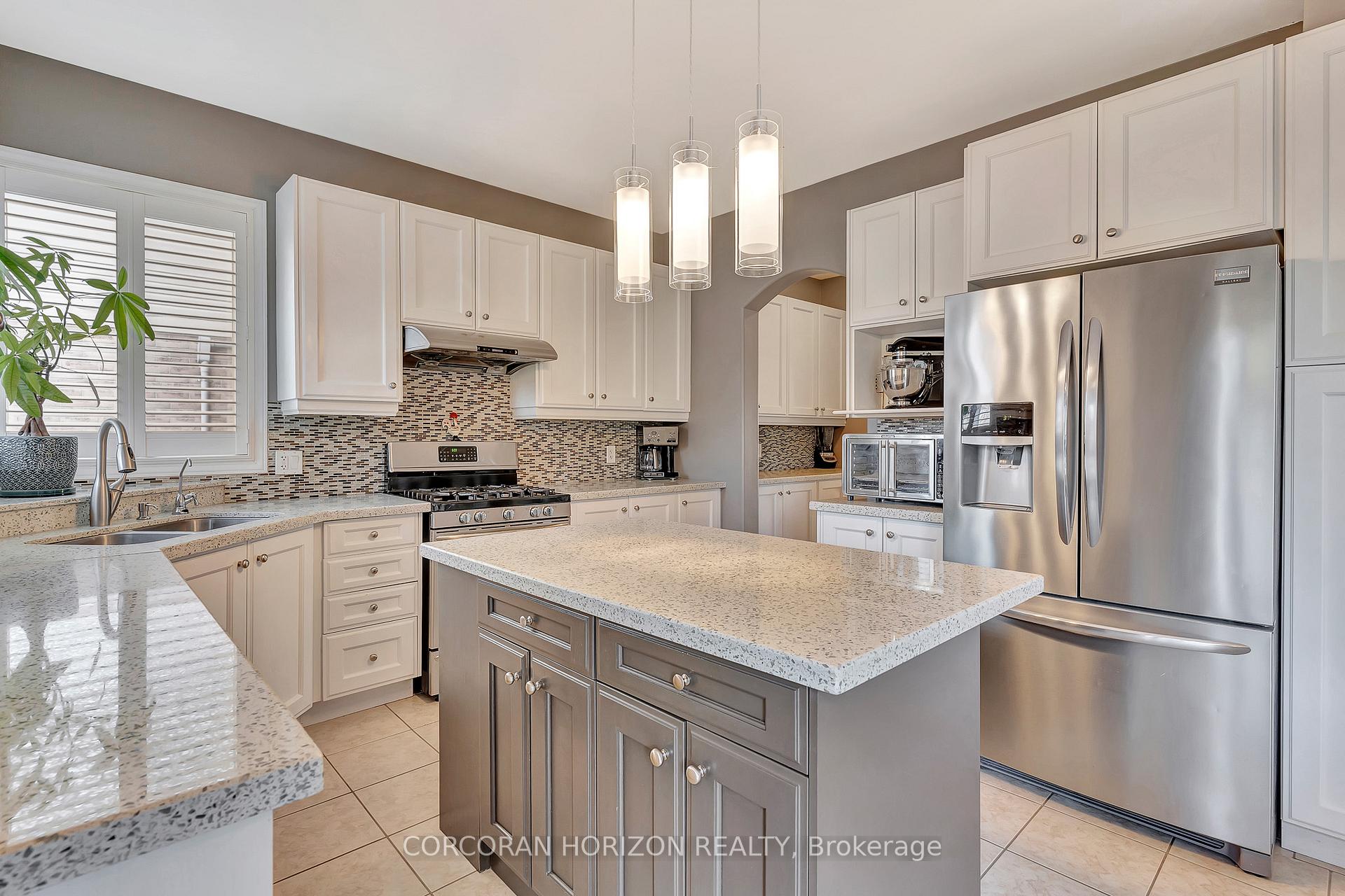 Photo 22 of 18 Oakdale Court, Kitchener — HOMEH