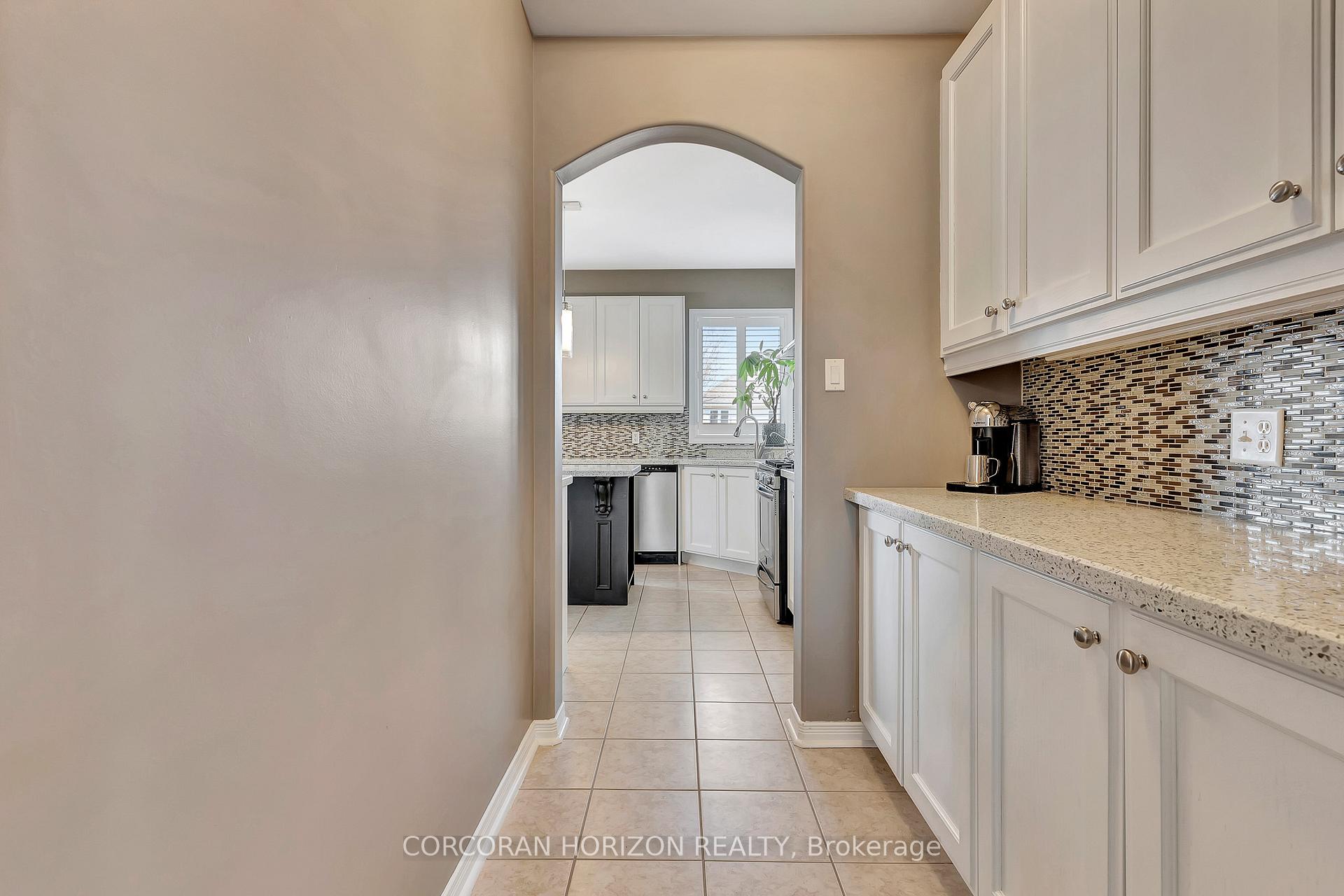 Photo 16 of 18 Oakdale Court, Kitchener — HOMEH