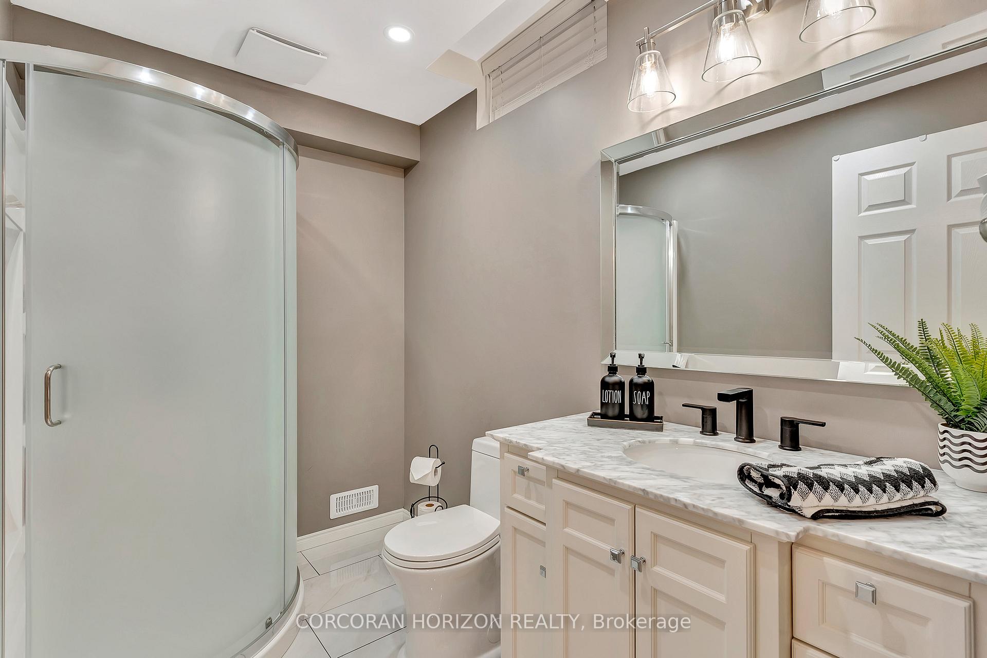 Photo 19 of 18 Oakdale Court, Kitchener — HOMEH