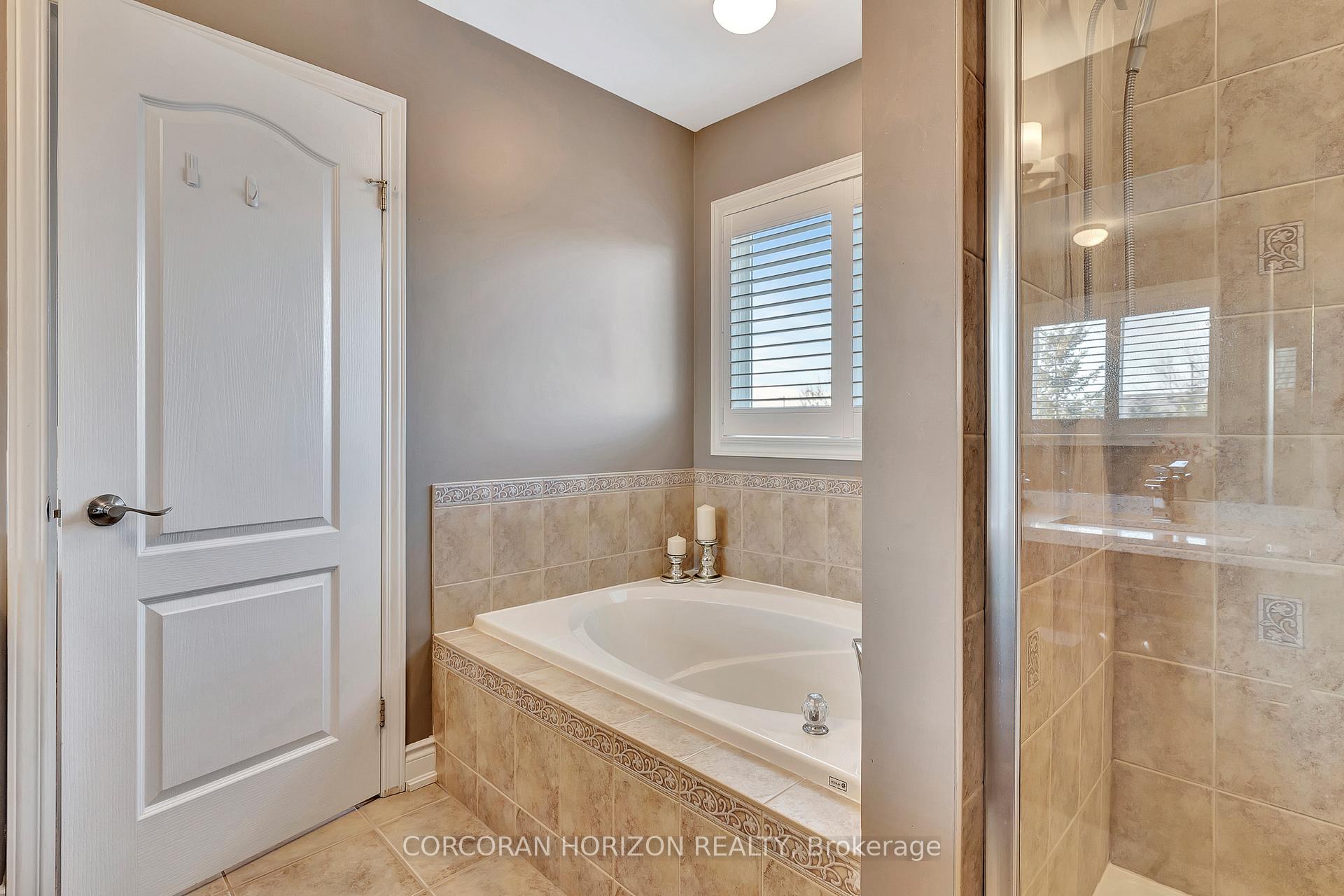 Photo 23 of 18 Oakdale Court, Kitchener — HOMEH