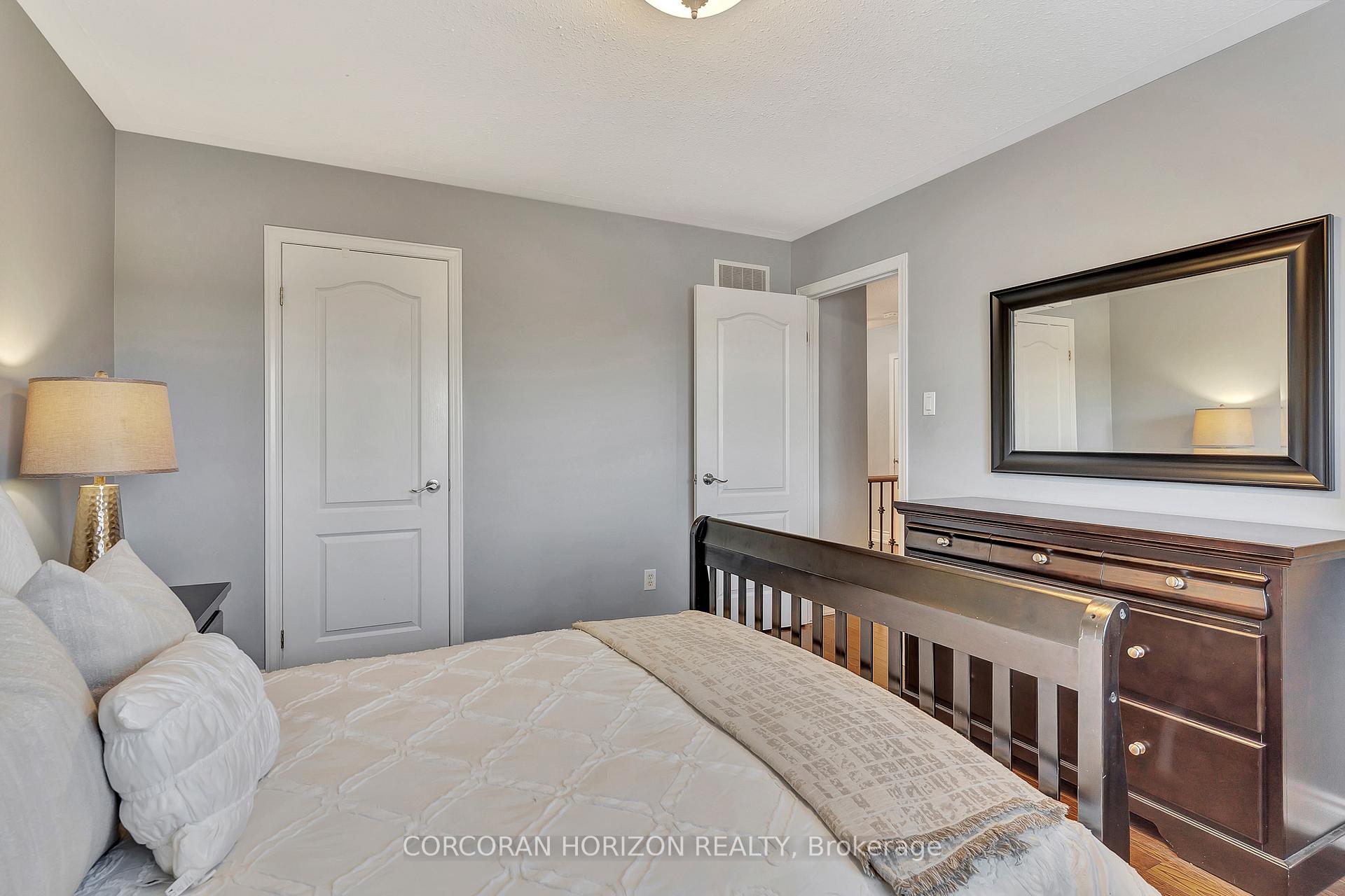 Photo 24 of 18 Oakdale Court, Kitchener — HOMEH