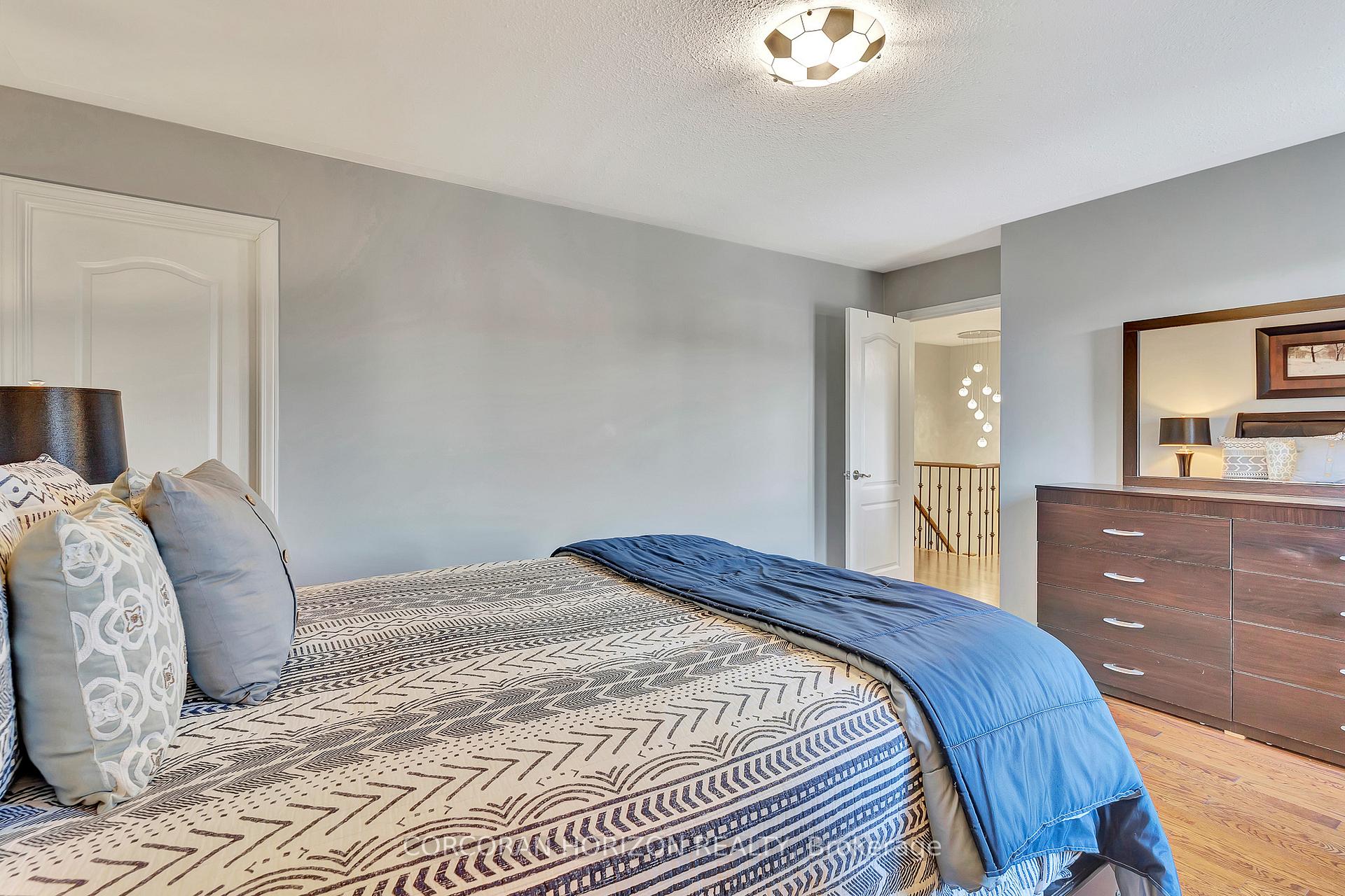 Photo 33 of 18 Oakdale Court, Kitchener — HOMEH